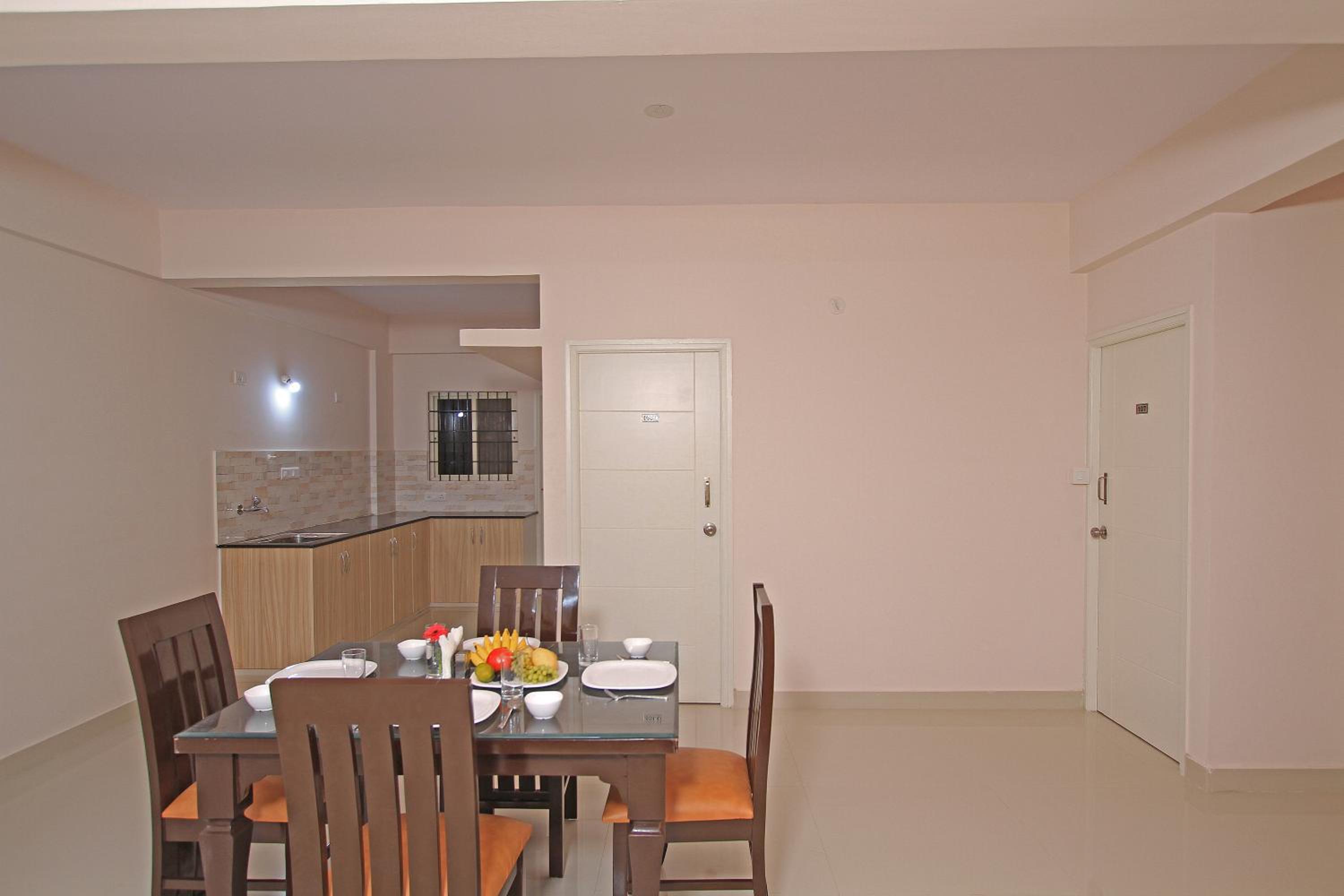 Suite - Photo 4