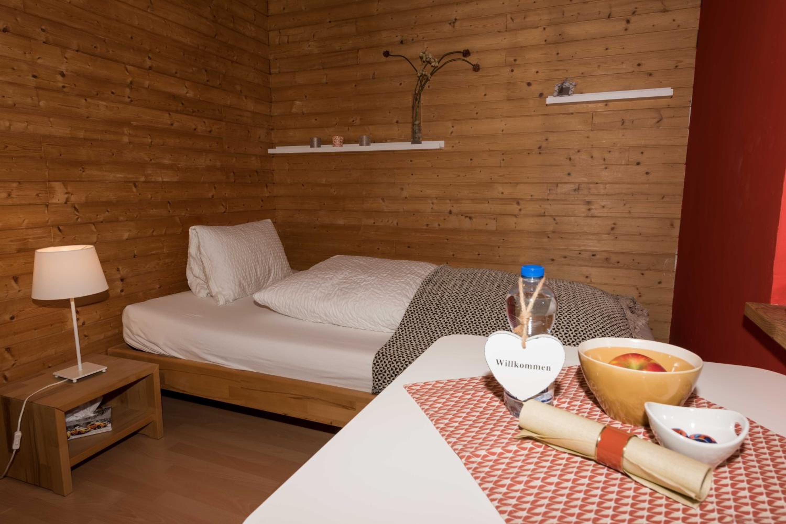 Single Room with Shared Bathroom photo 2