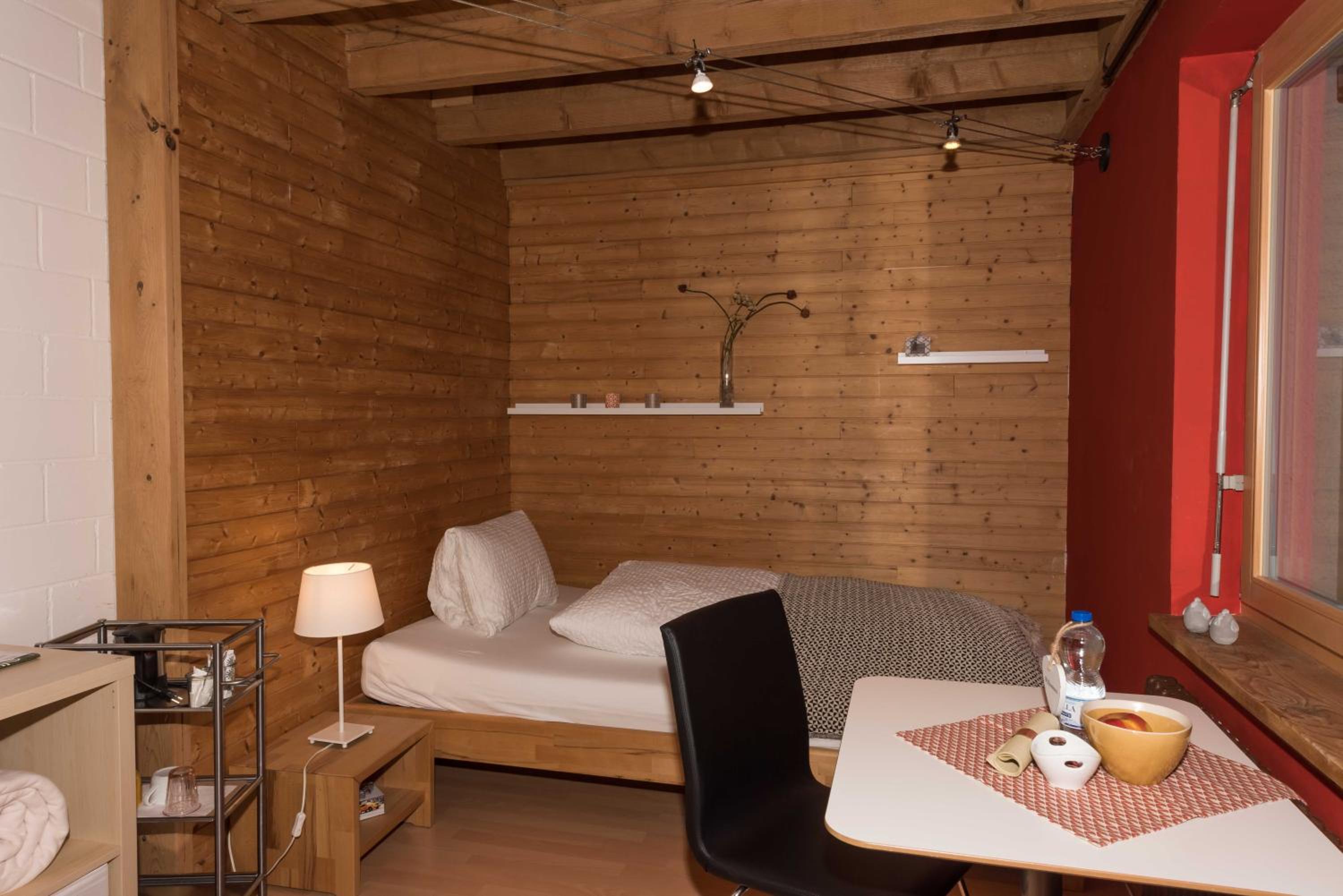 Single Room with Shared Bathroom photo 1