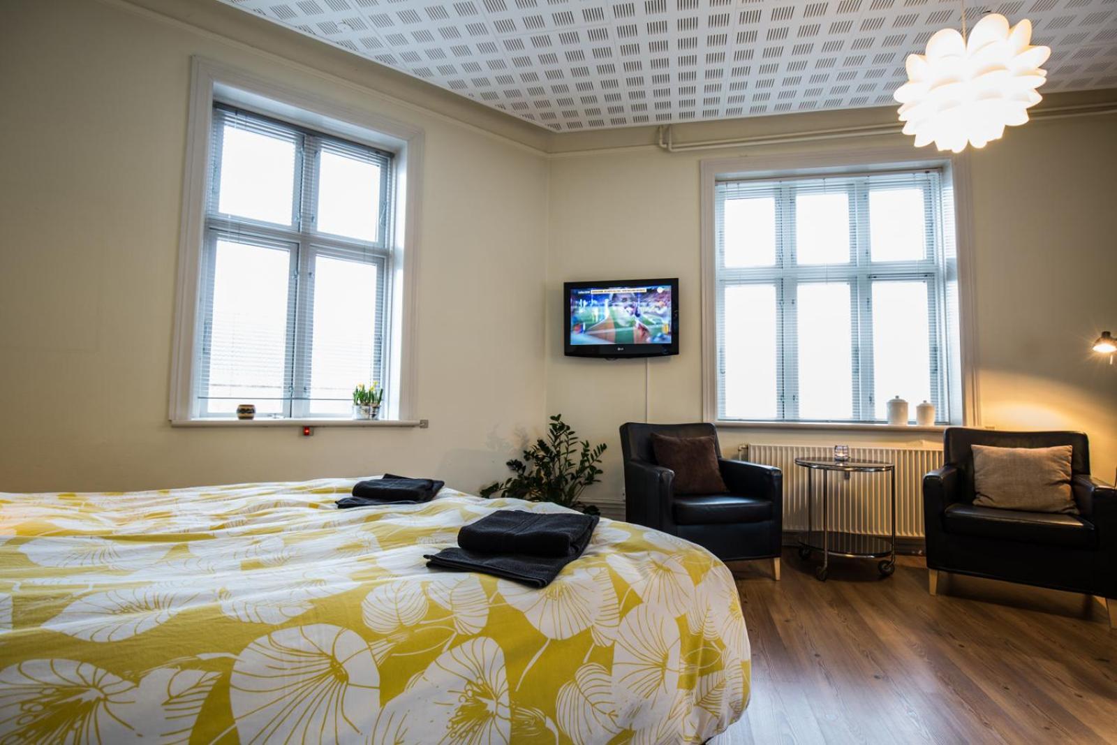 Standard Family Room - Photo 4