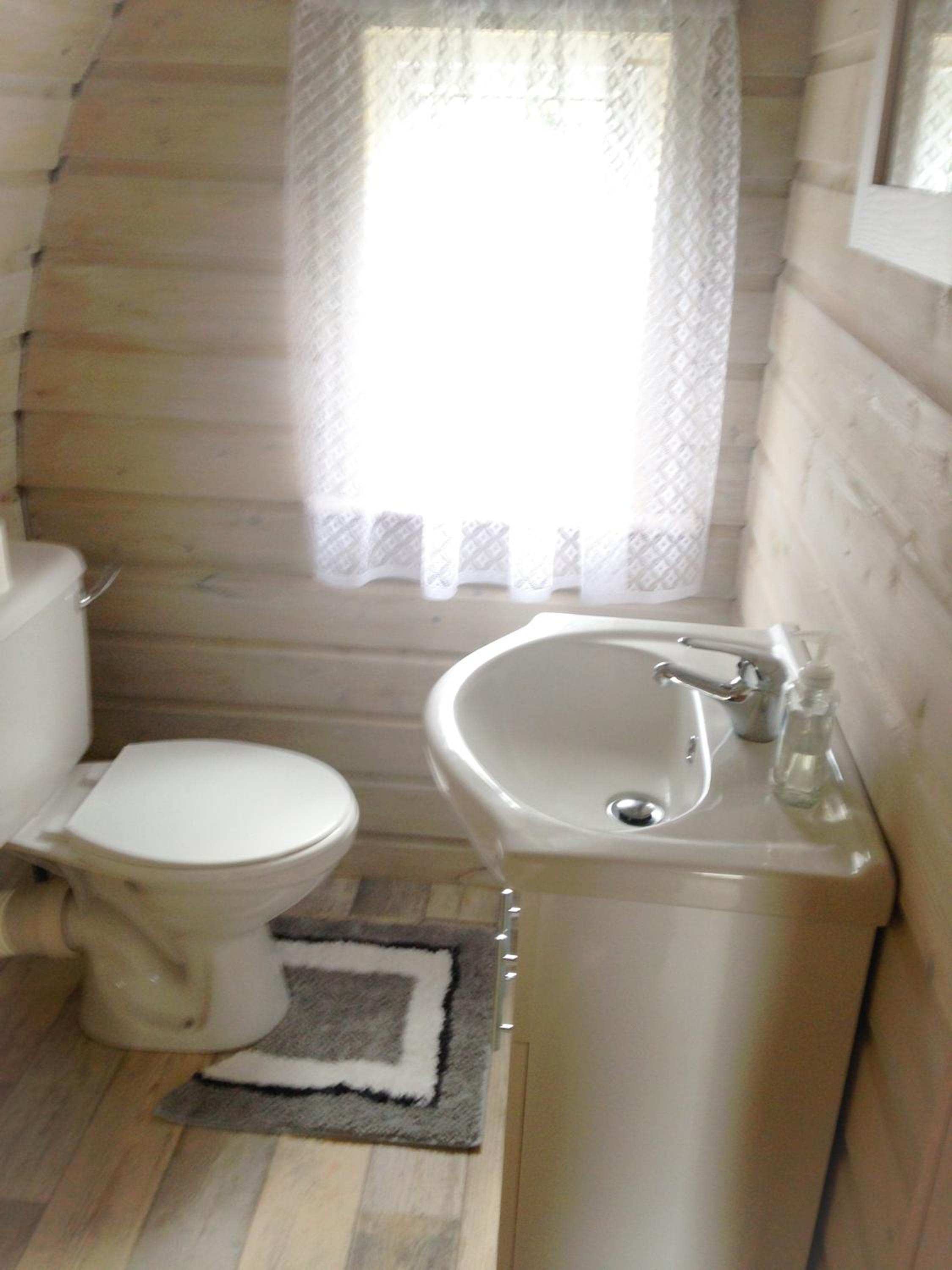 Double Room - Photo 6
