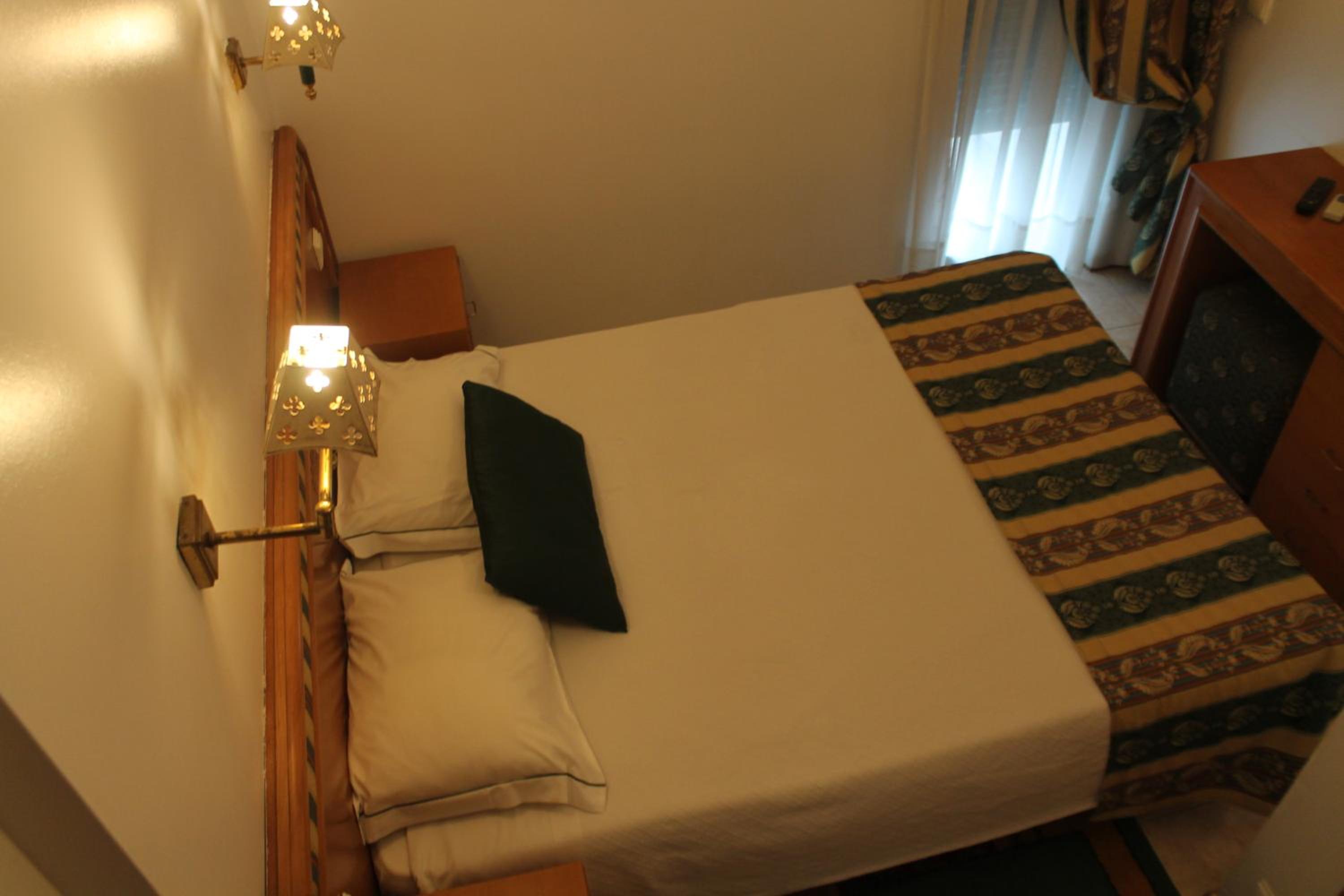Small Double Room with Balcony and Sea View photo 3