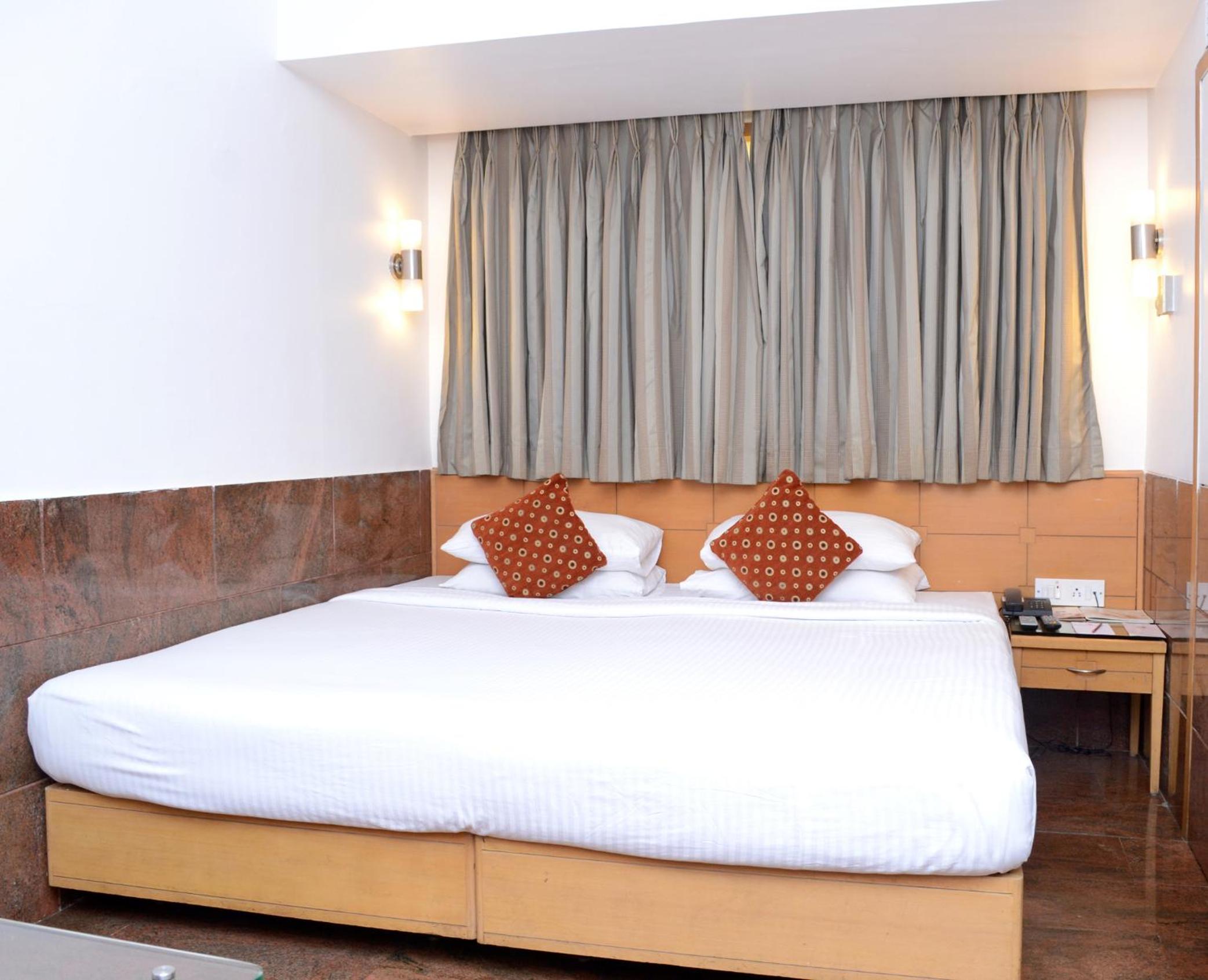 Executive room with In-room Breakfast & 15% discount on Food and Laundry & Welcome drink
