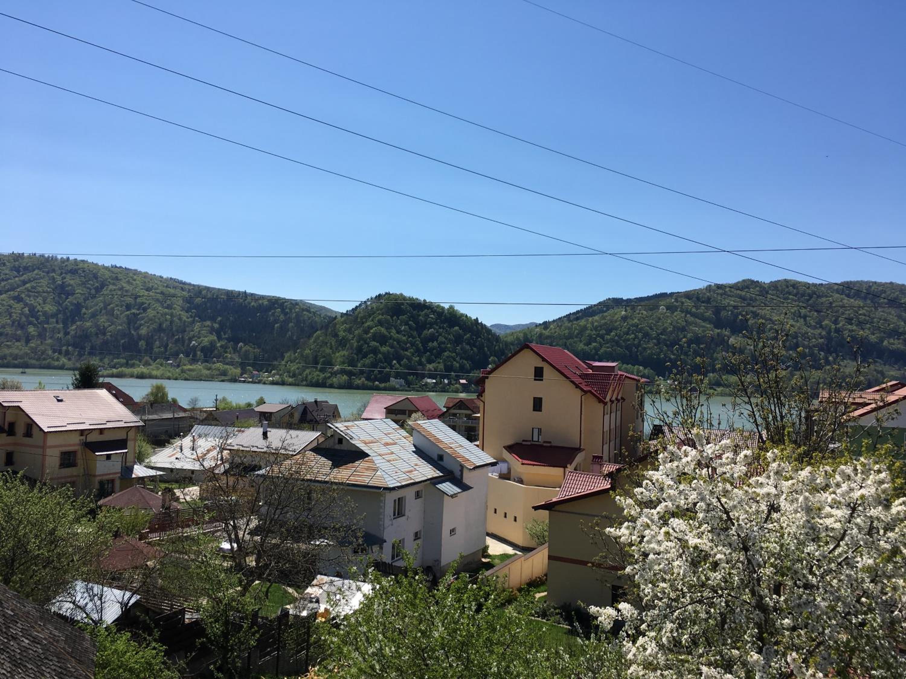 Apartment with Lake View - Photo 4