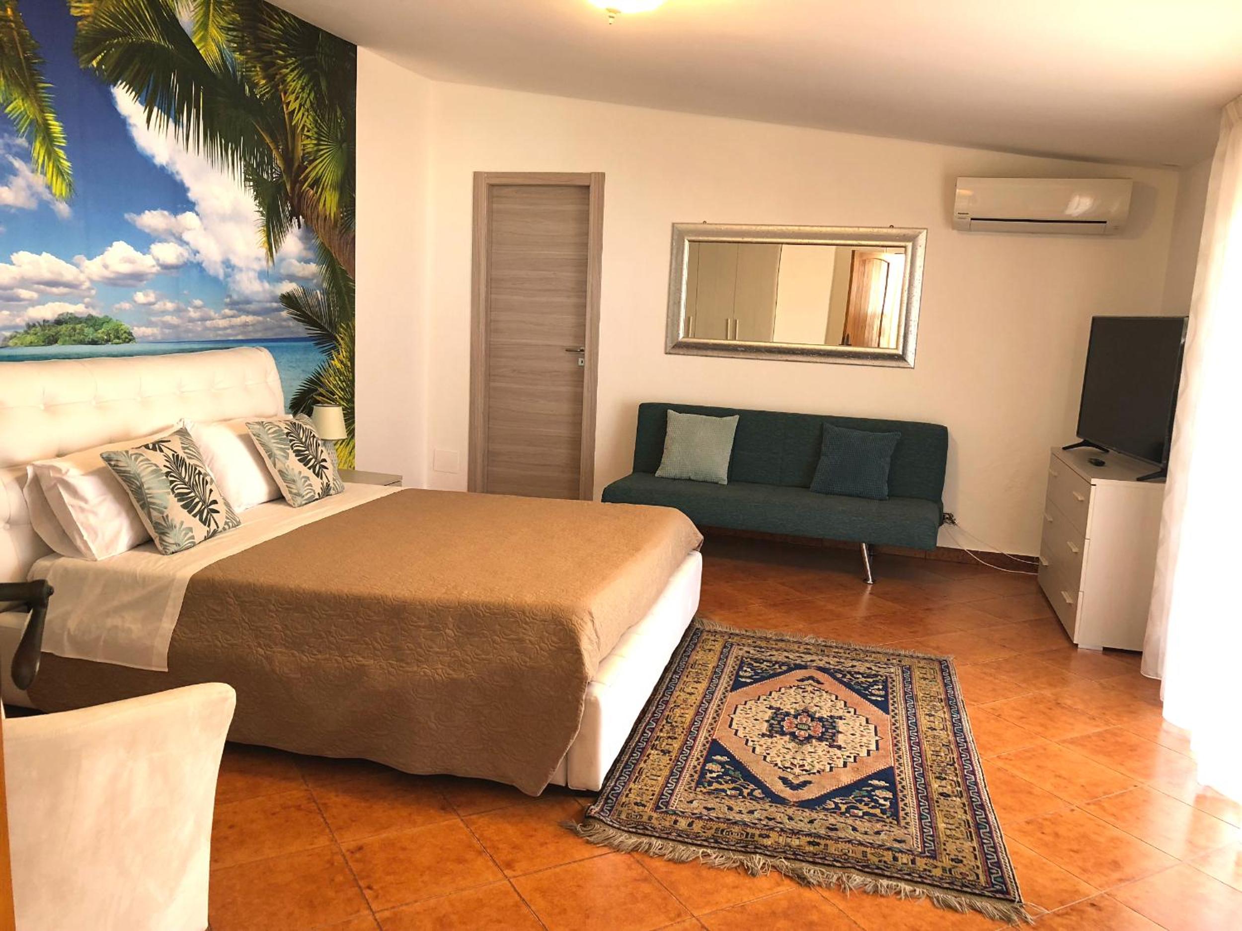 Deluxe Double Room with Balcony and Sea View photo 2