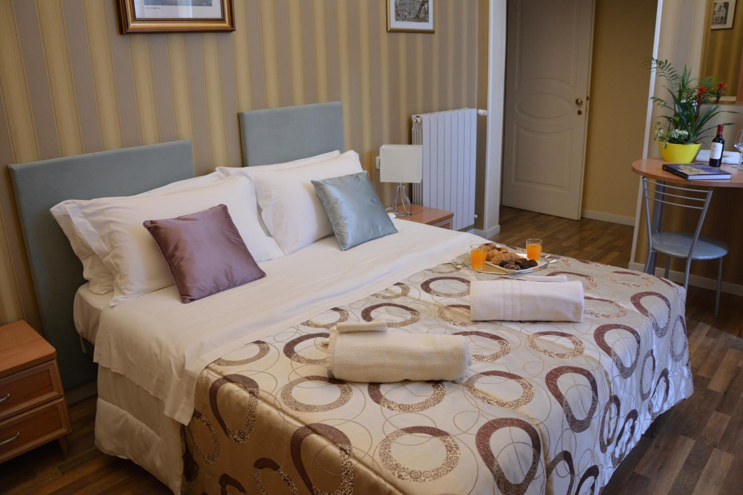 Double or Twin Room photo 1