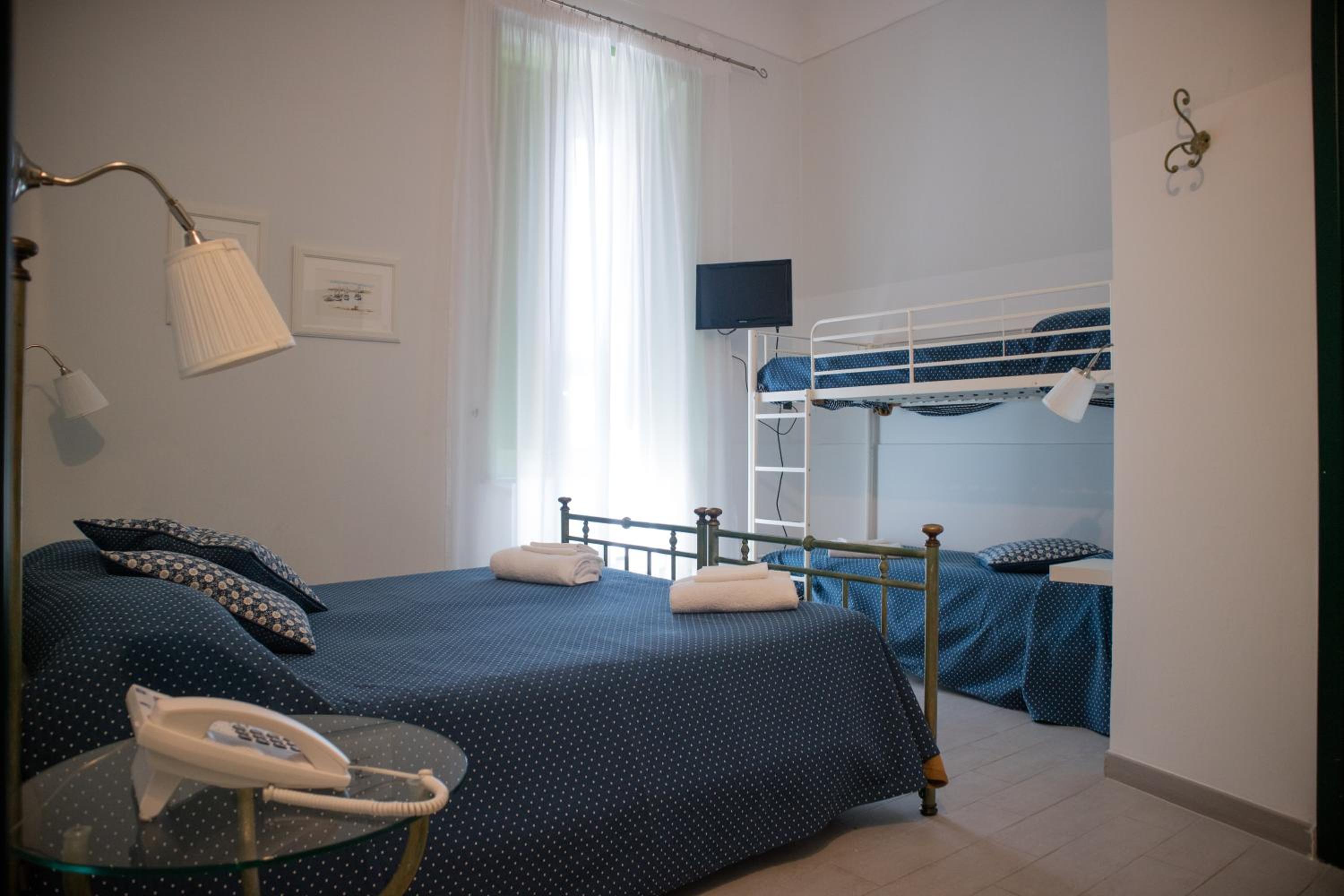 Quadruple  Room - Photo 1
