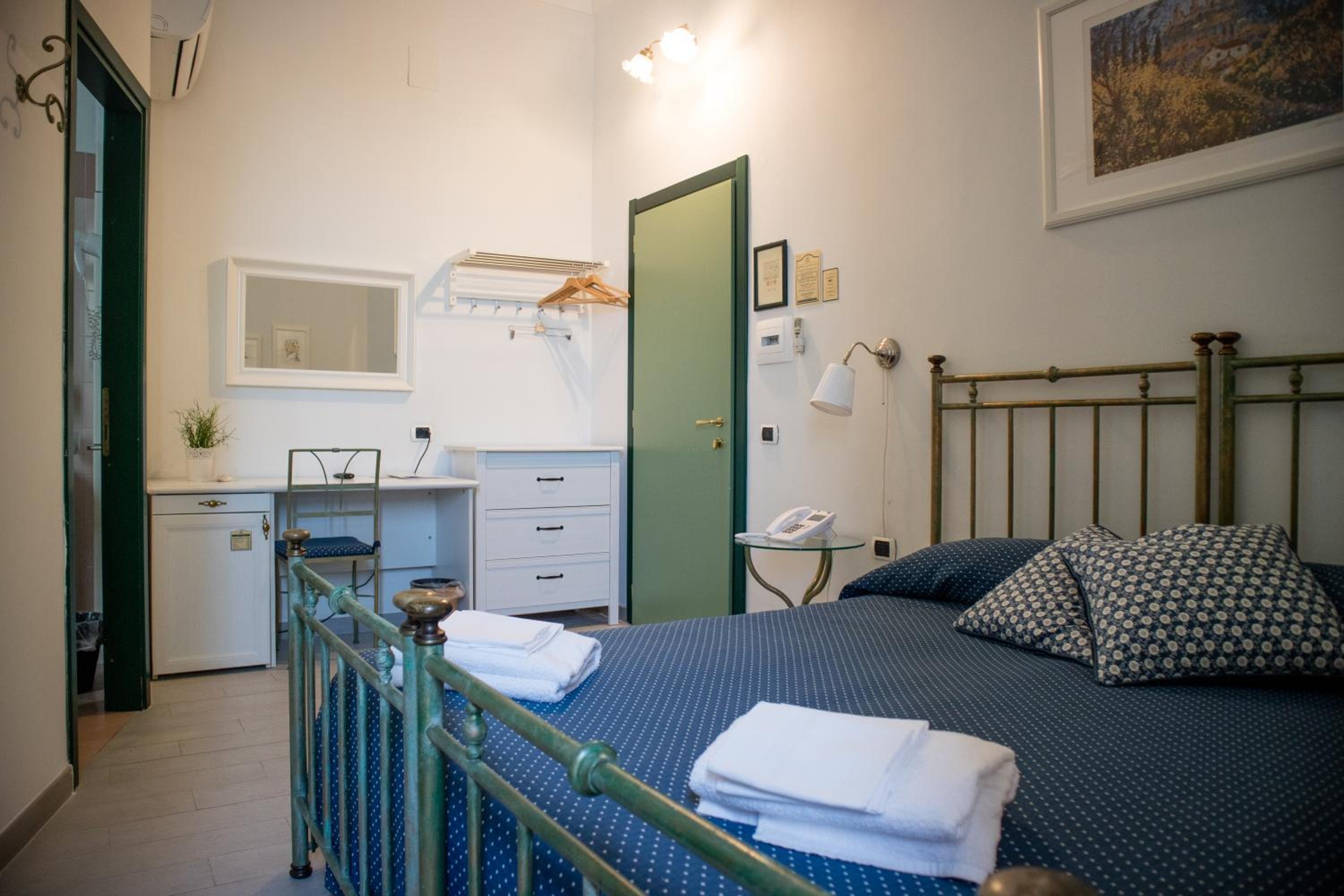 Quadruple  Room - Photo 2