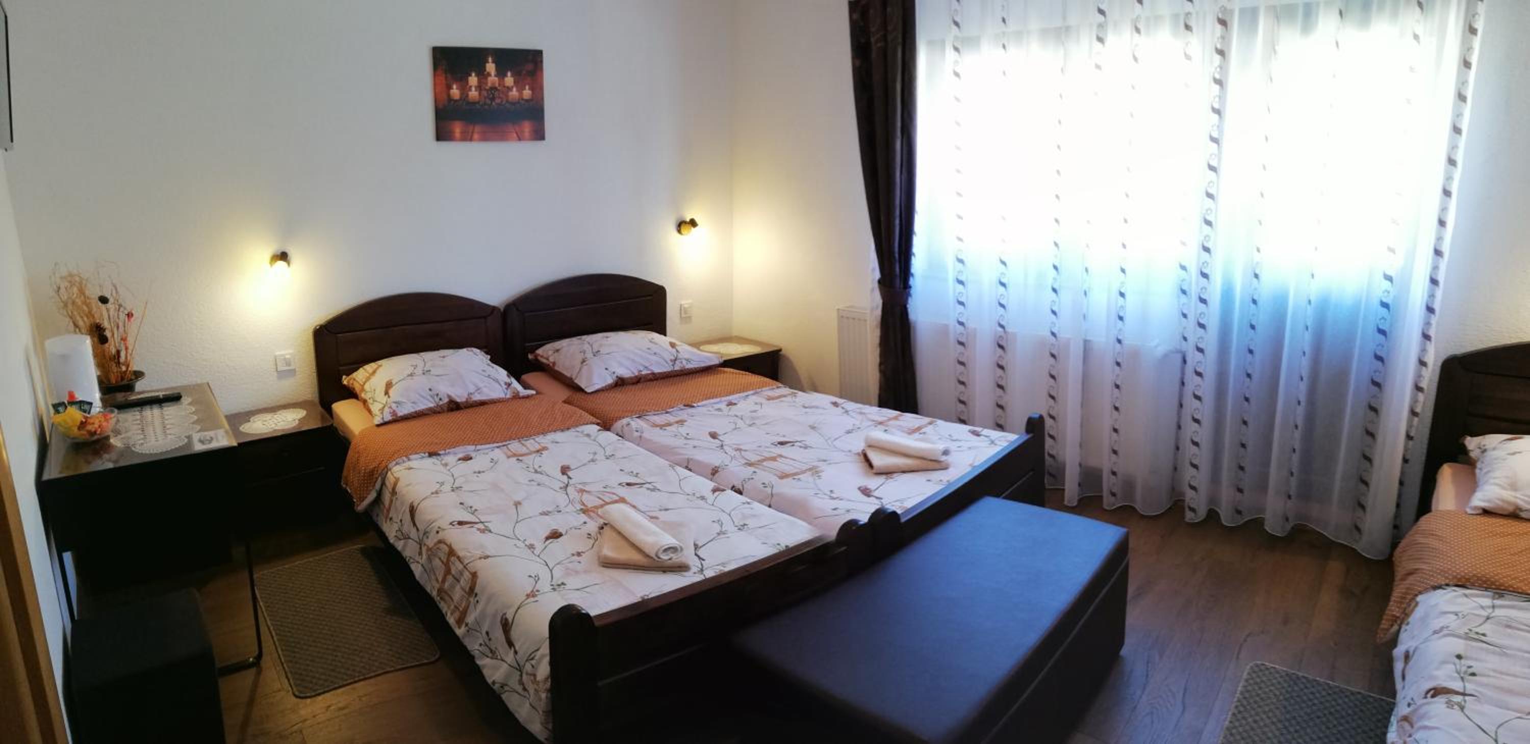 Triple Room with Balcony - Photo 21