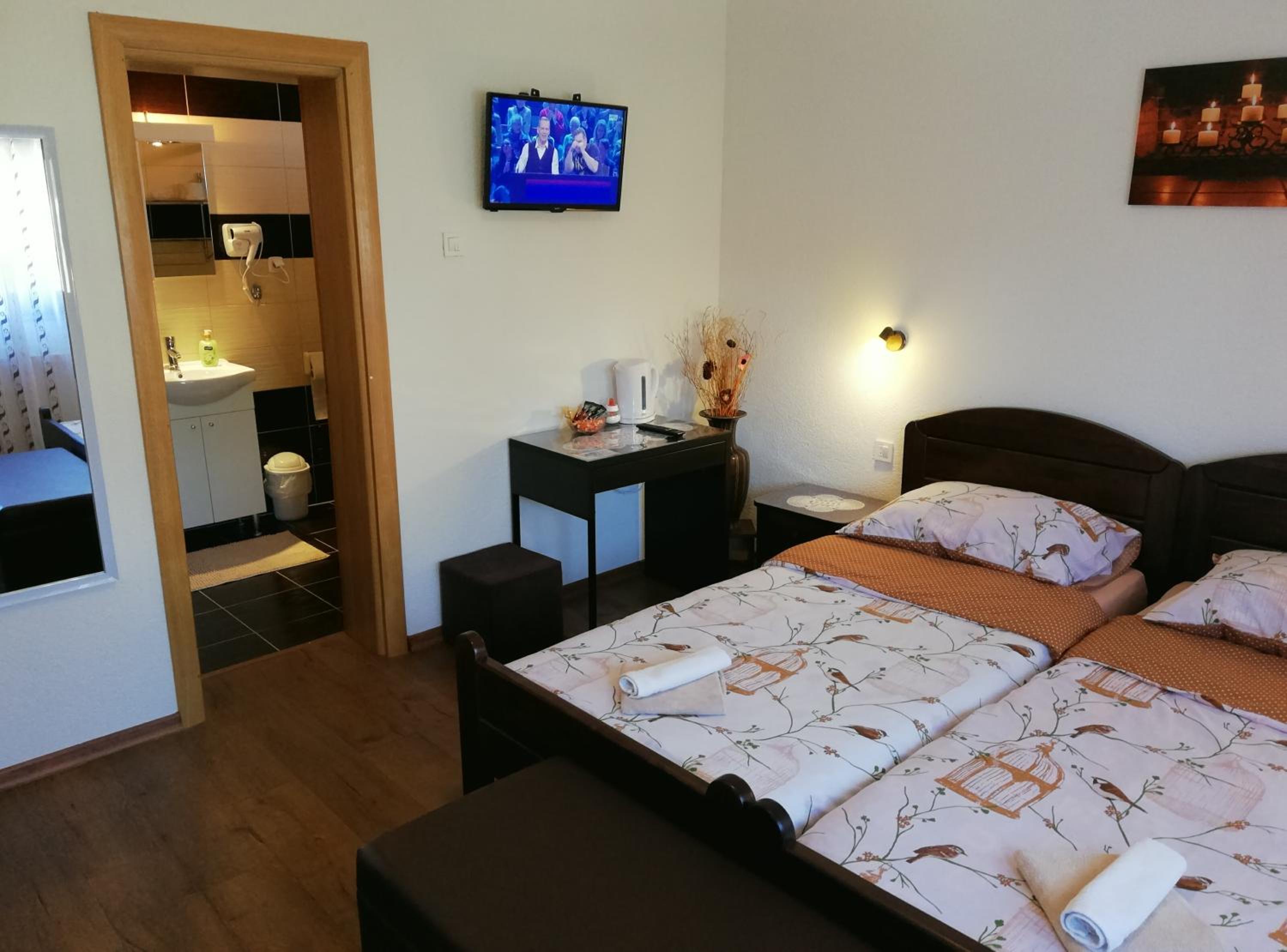 Triple Room with Balcony - Photo 1