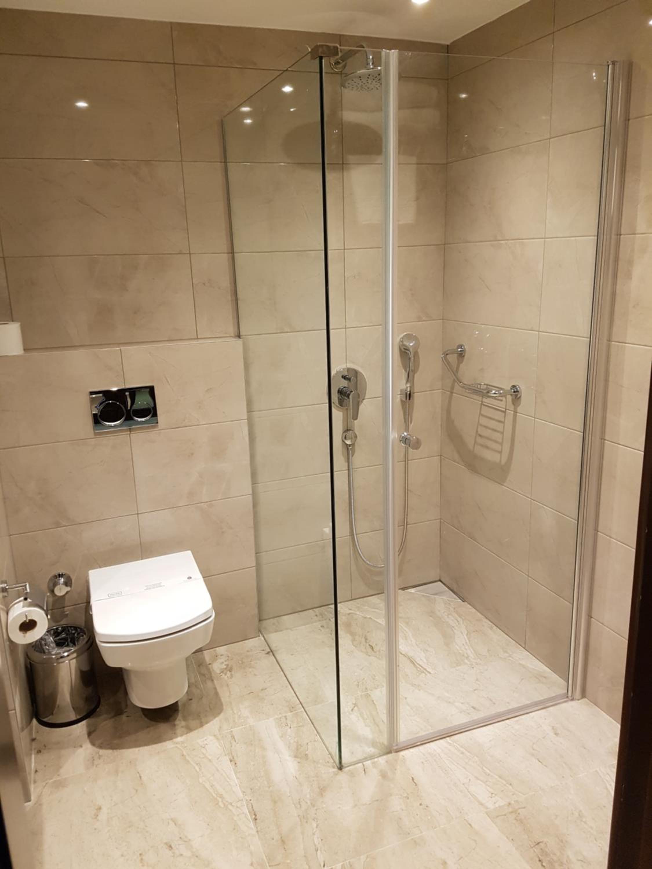 Deluxe Room - Photo 11