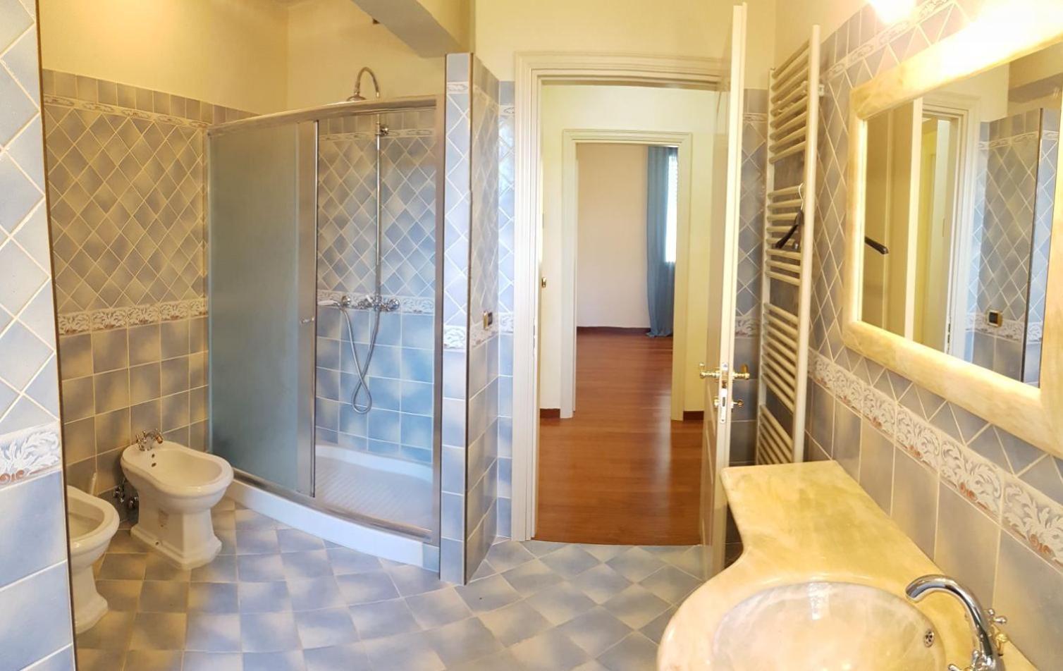Family Room with Private Bathroom - Photo 7