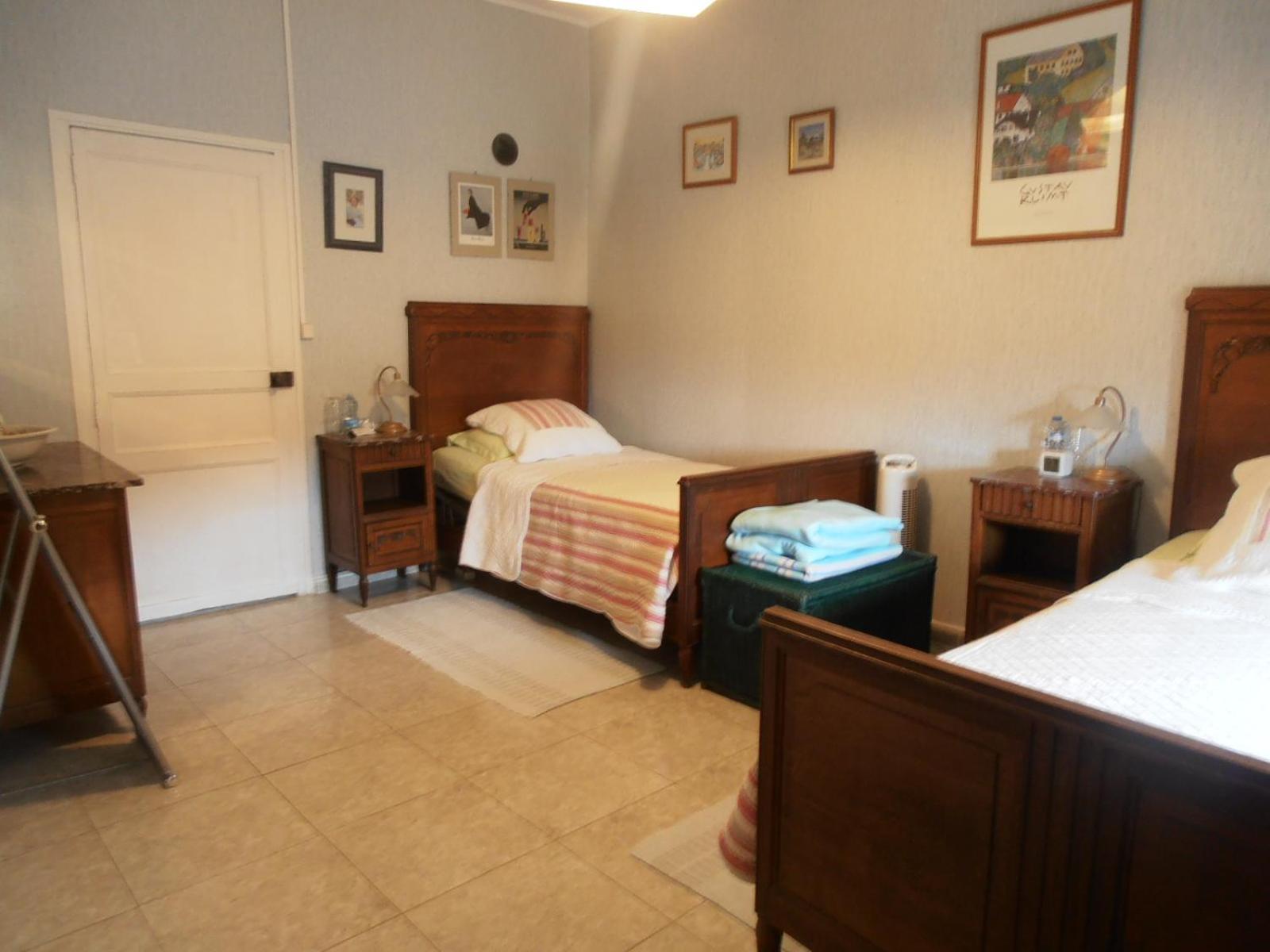 Twin Room with Private Bathroom photo 1