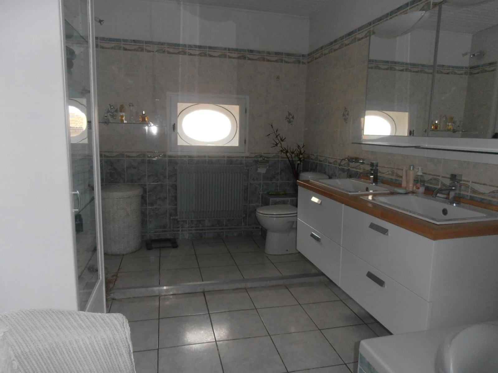Double Room with Shared Bathroom photo 2