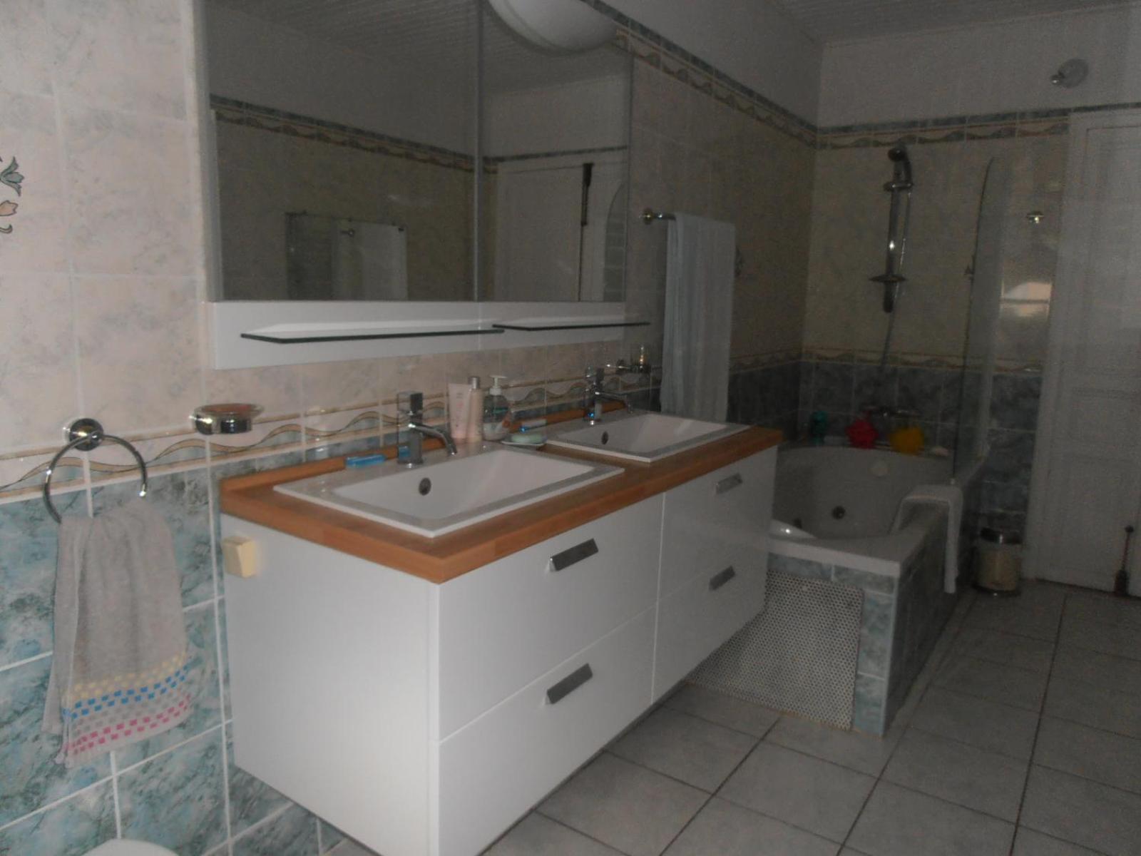 Double Room with Shared Bathroom photo 3