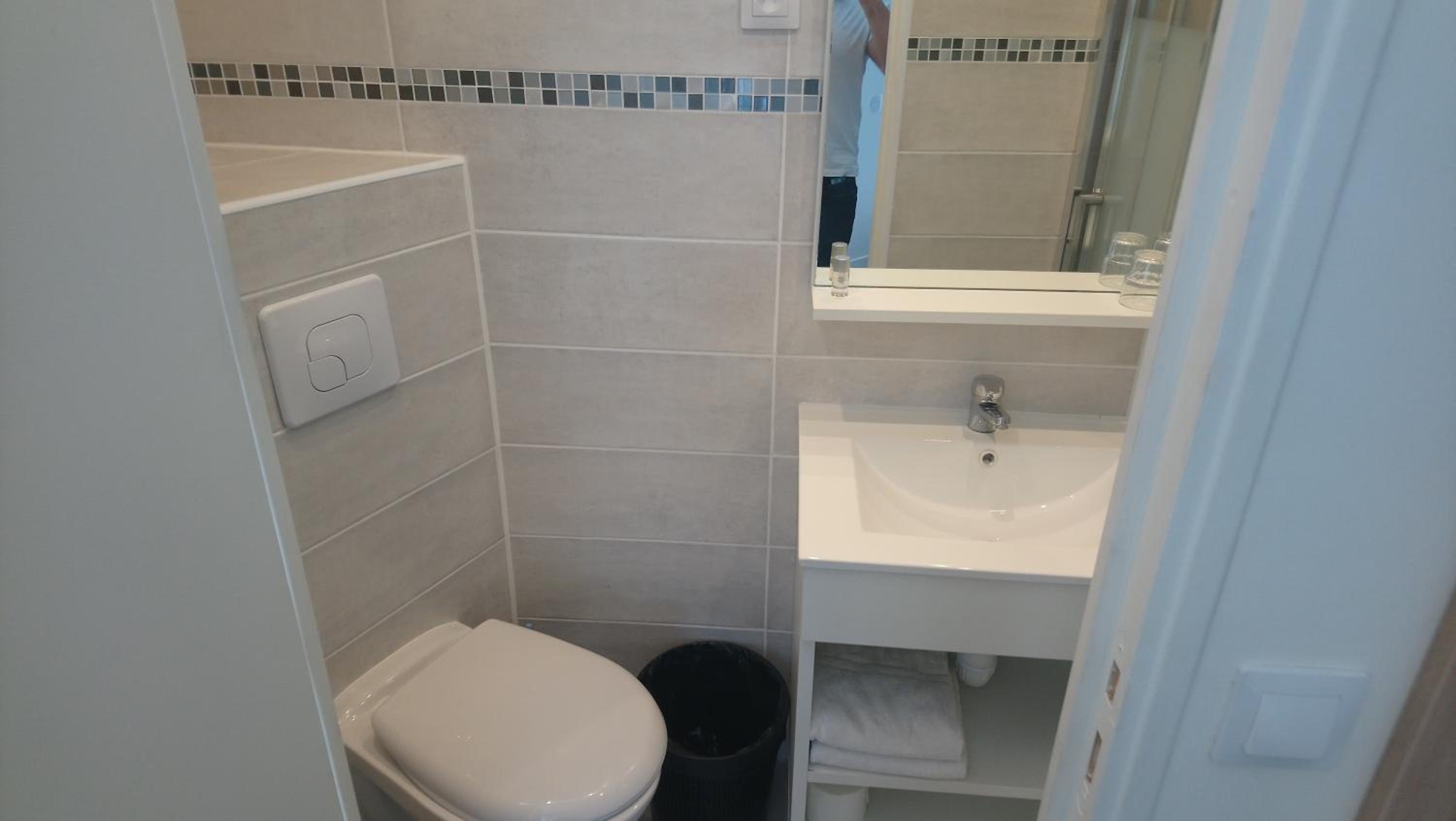 Double Room With Private Bathroom photo 2