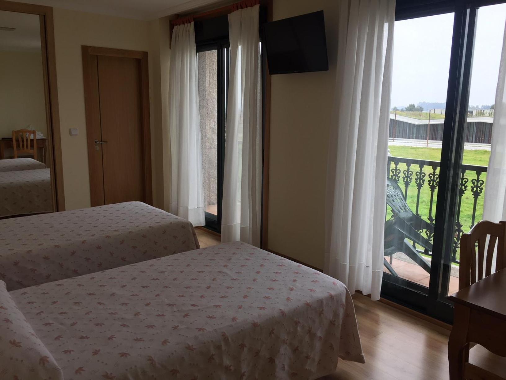 Twin Room with Balcony photo 2