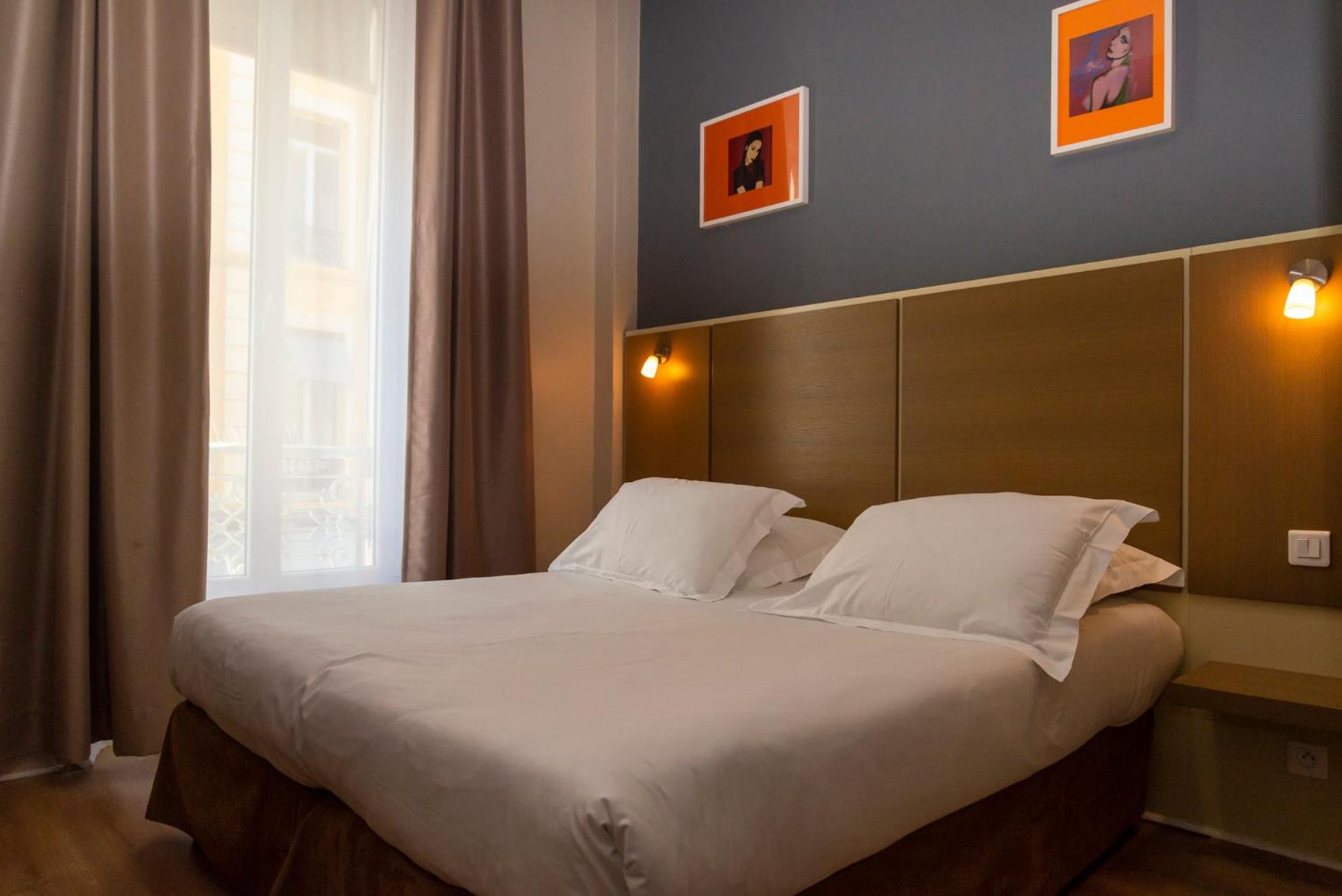 Double standard room with balcony - Photo 3