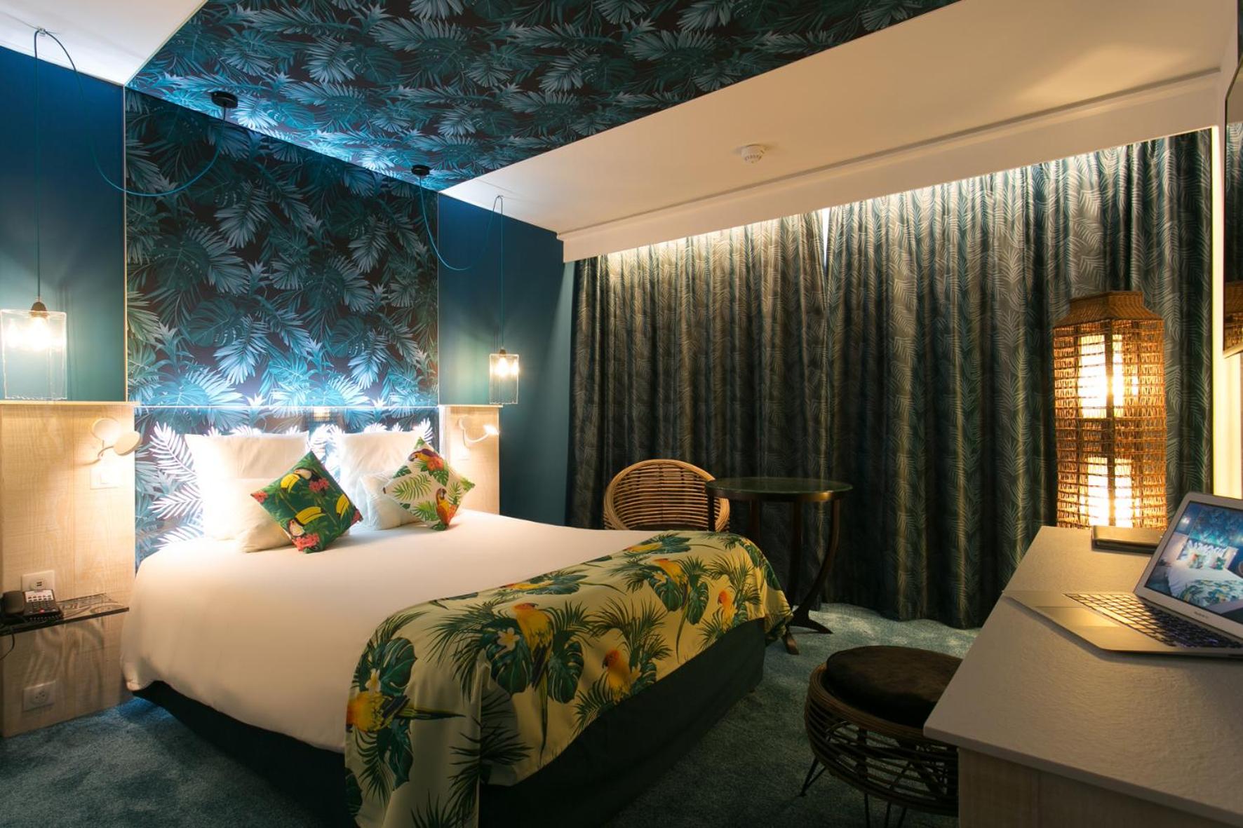 Classic Double Room - Photo 12