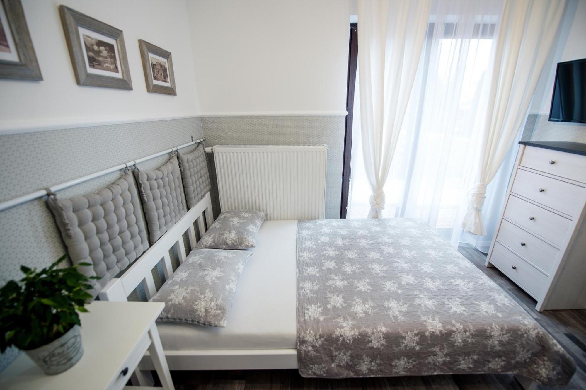 Double Room with Private Bathroom photo 1
