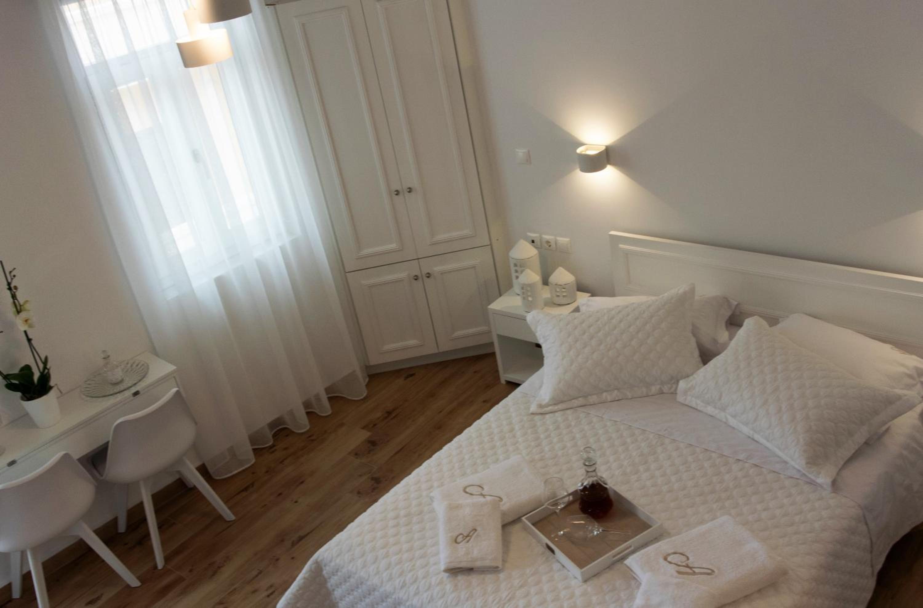 Junior Suite with Private Terrace  - Photo 12