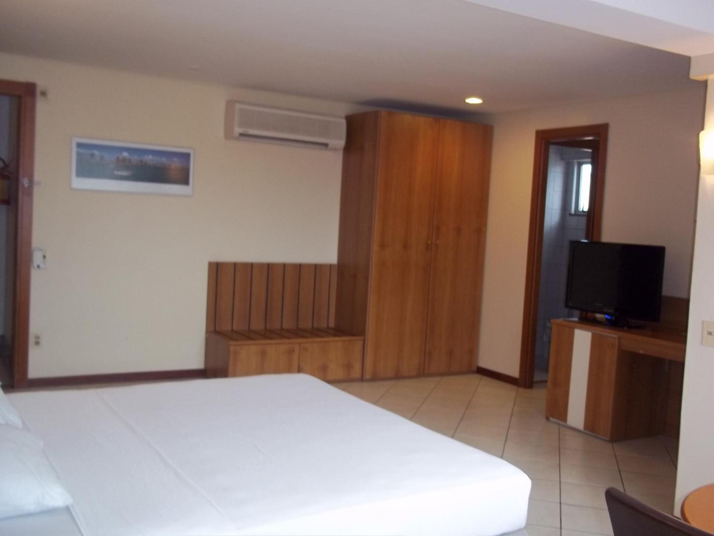 Deluxe Double Room - Photo 17