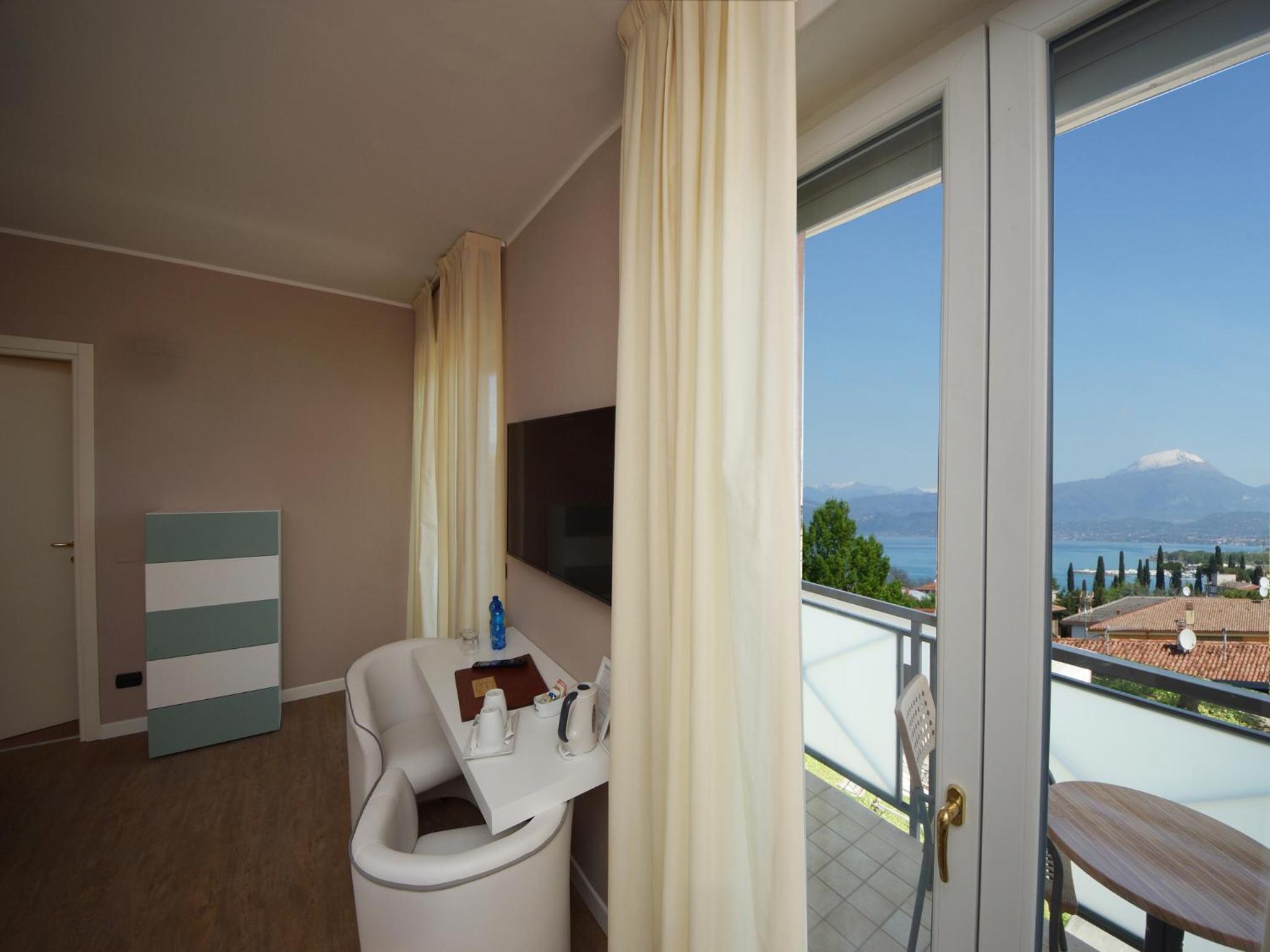 Superior Quadruple Room - Photo 15