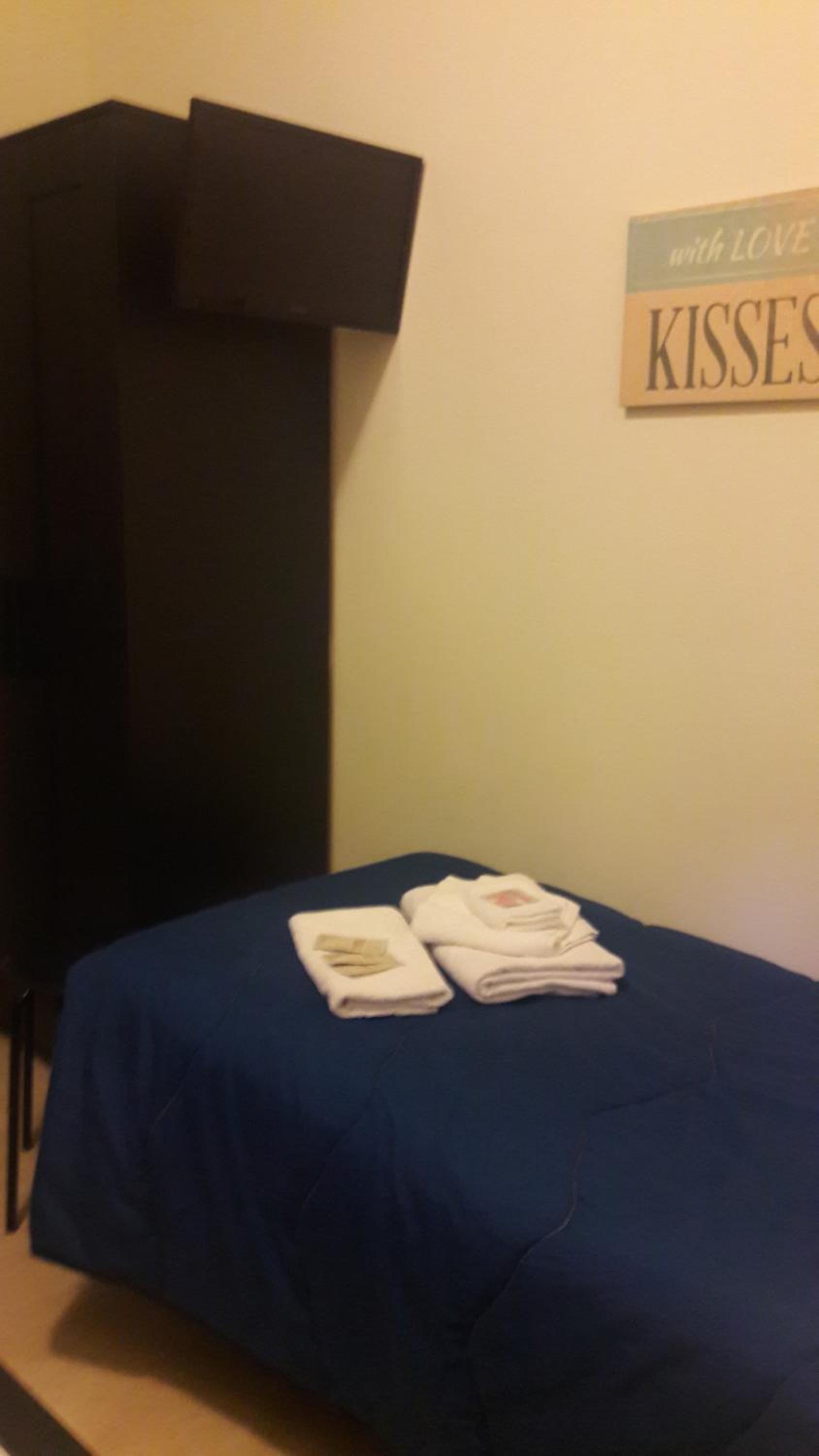 Small Single Room photo 2