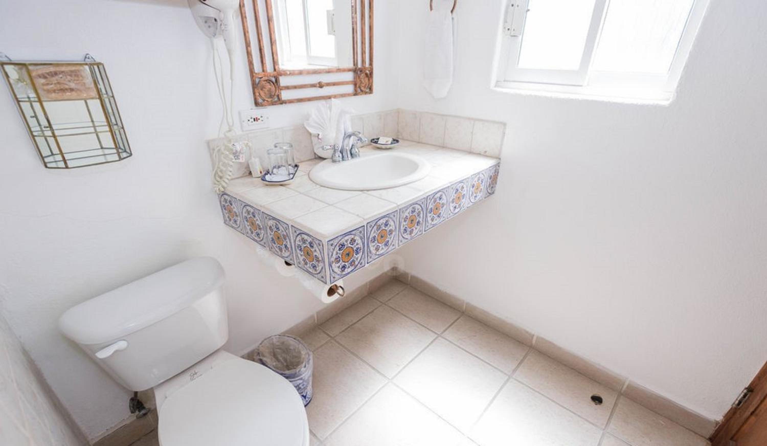 Standard Room with Two Double Beds (across the street) photo 2