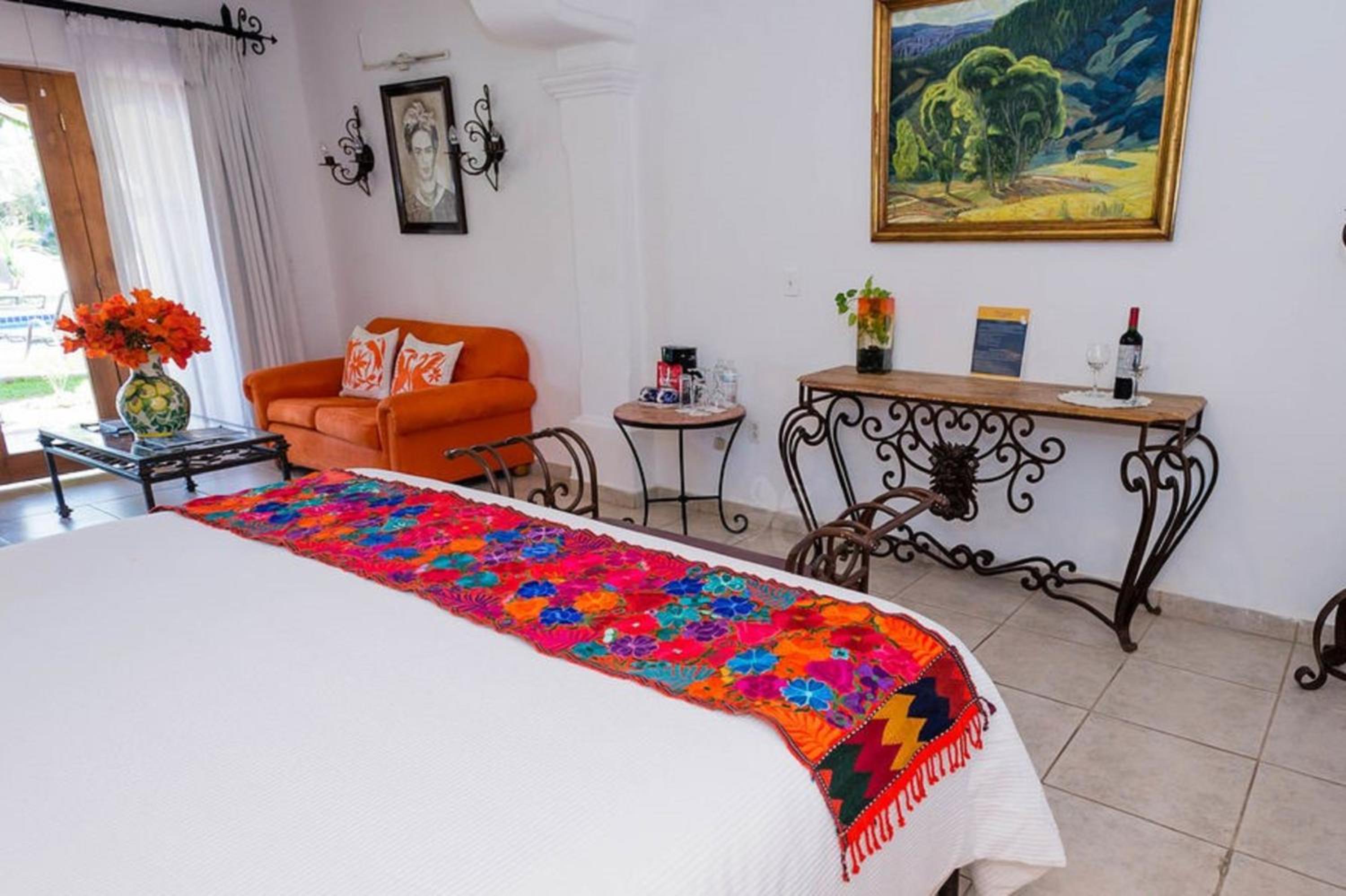 Suite with King Size Bed and Pool view at Main Building, photo 6