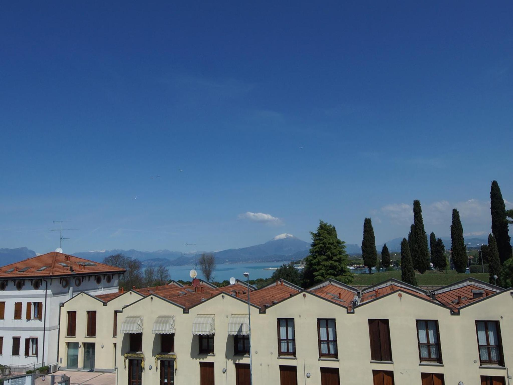 Double Room with Lake View - Photo 2