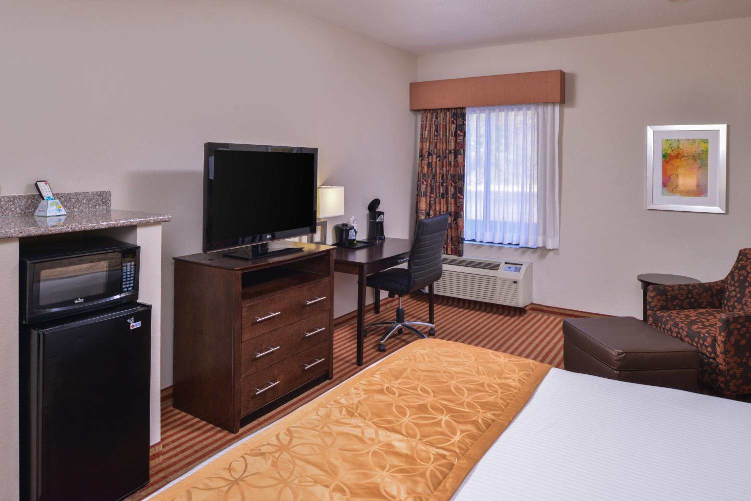 Standard King Room photo 2