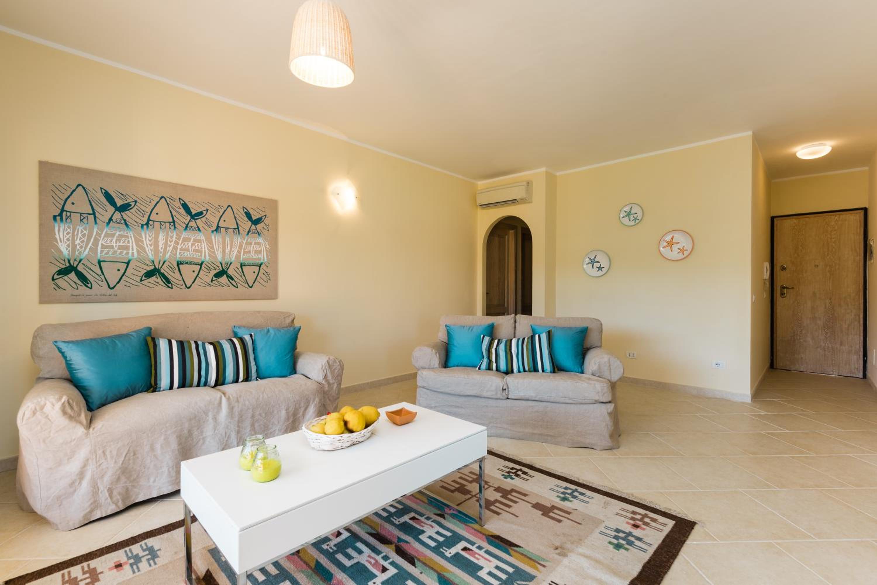 Four- Bedroom Apartment with Garden and Sea View photo 1