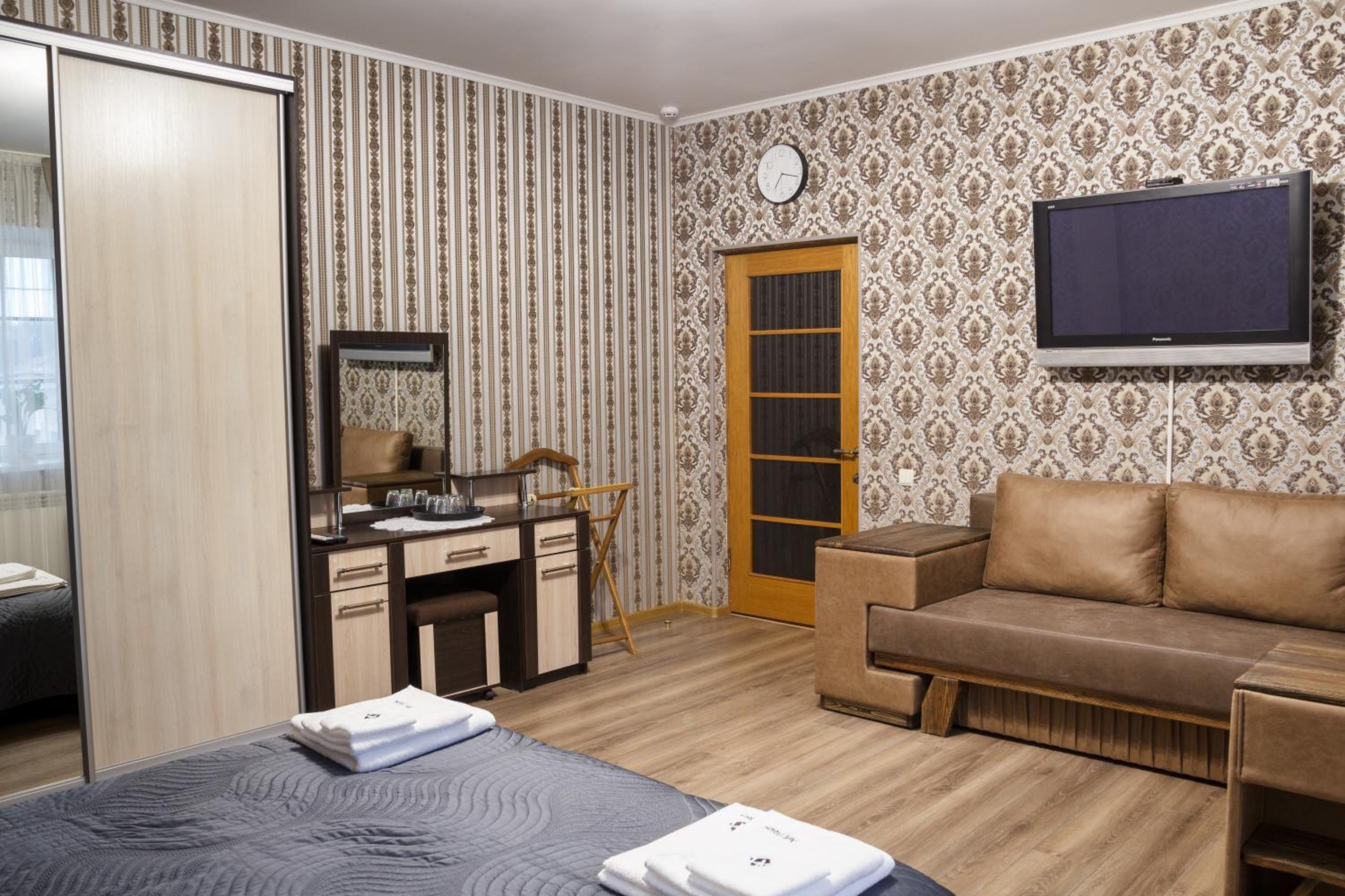 Quadruple Room with Shared Bathroom photo 2