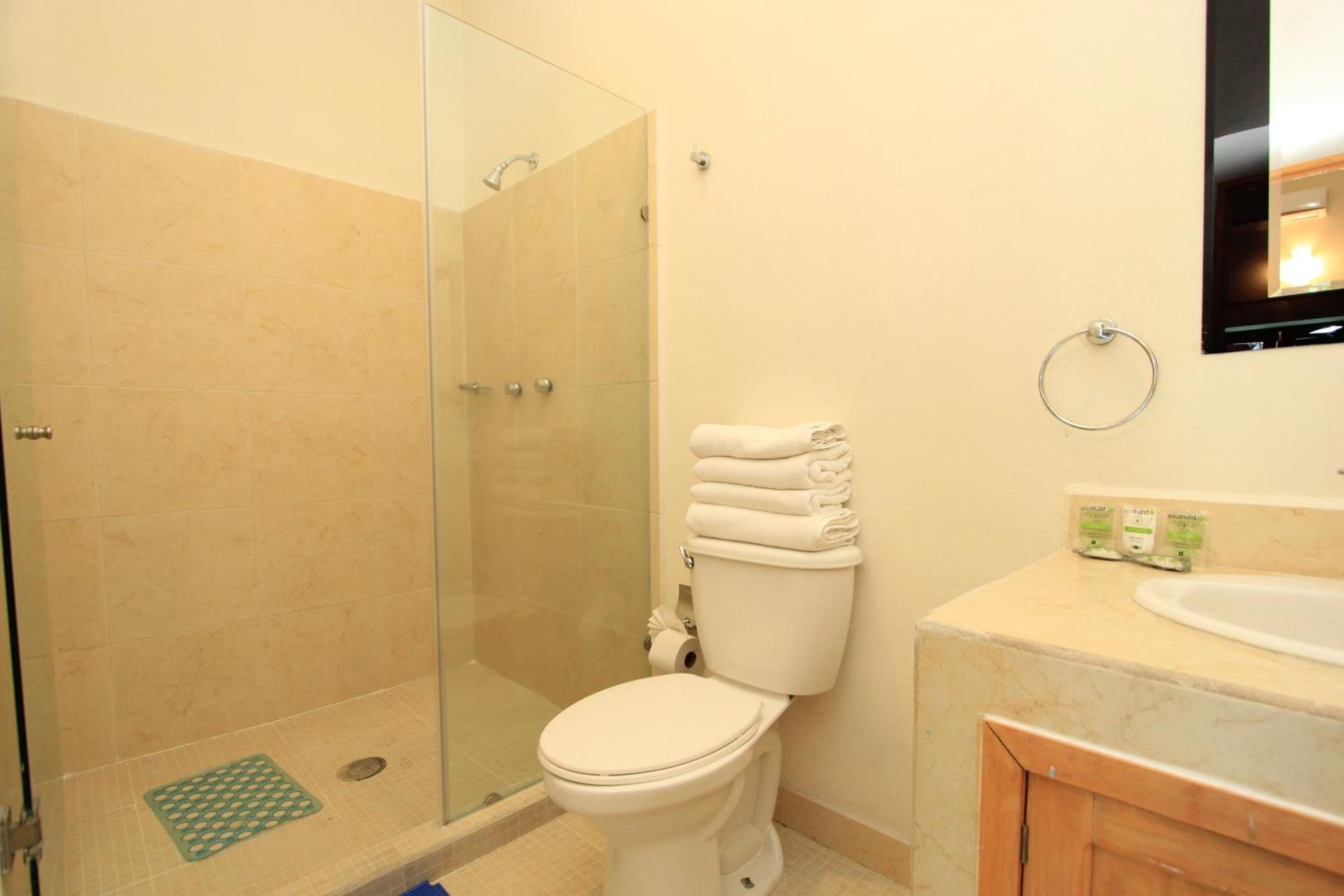 Double Room with Two Double Beds with Balcony photo 3