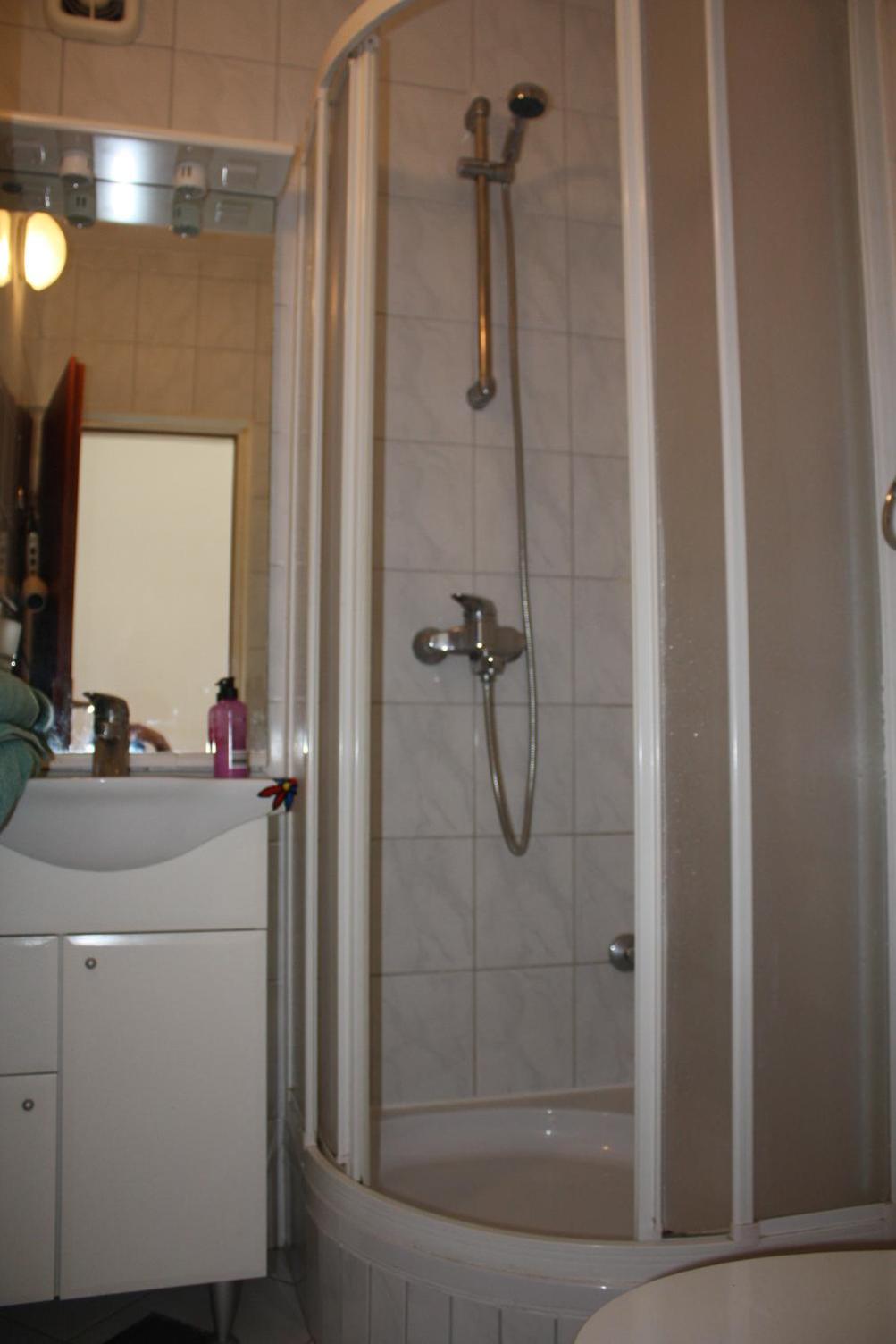 Double Room with Balcony - Photo 4