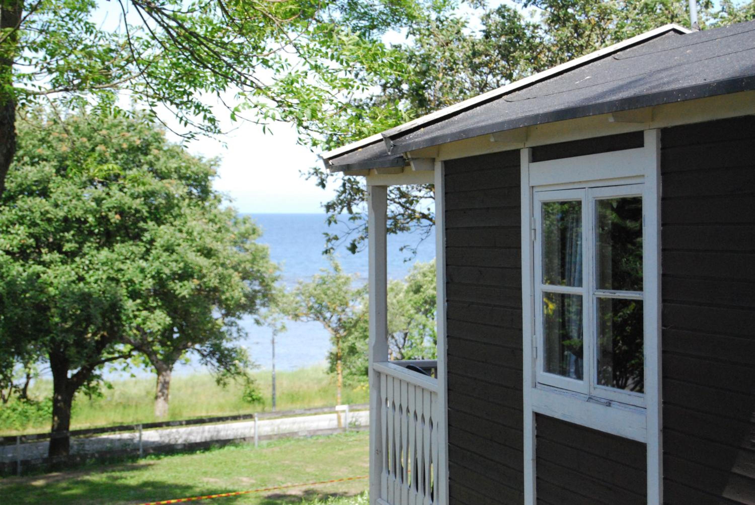 Basic Cottage with Patio  - Photo 11