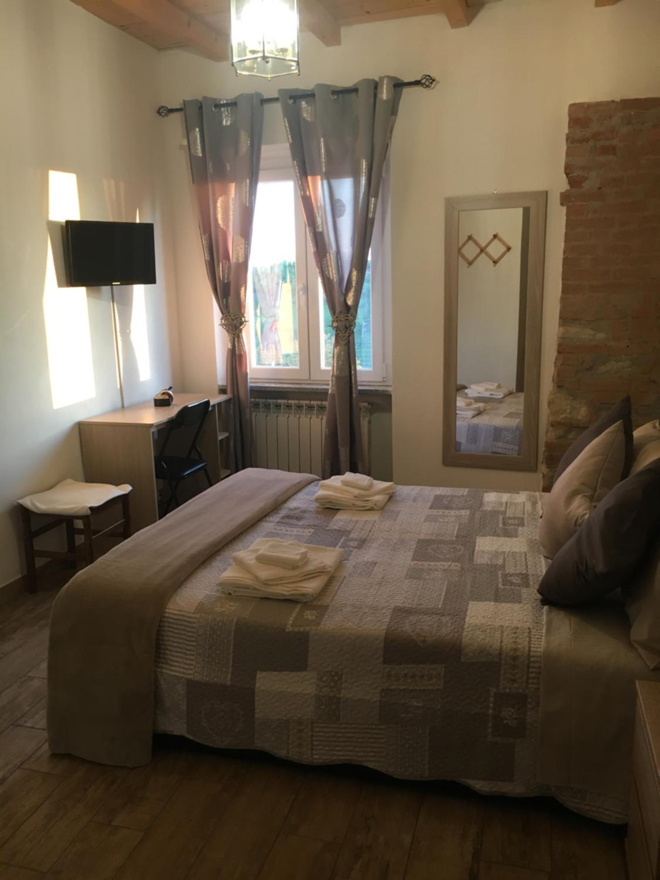 Double Room with Private Bathroom - Photo 1