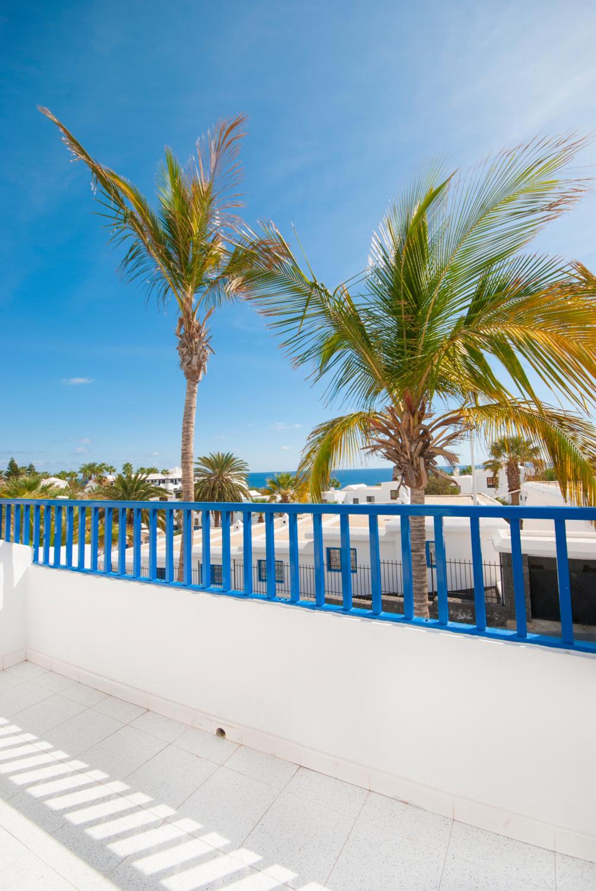 Apartment with Sea View - Photo 20