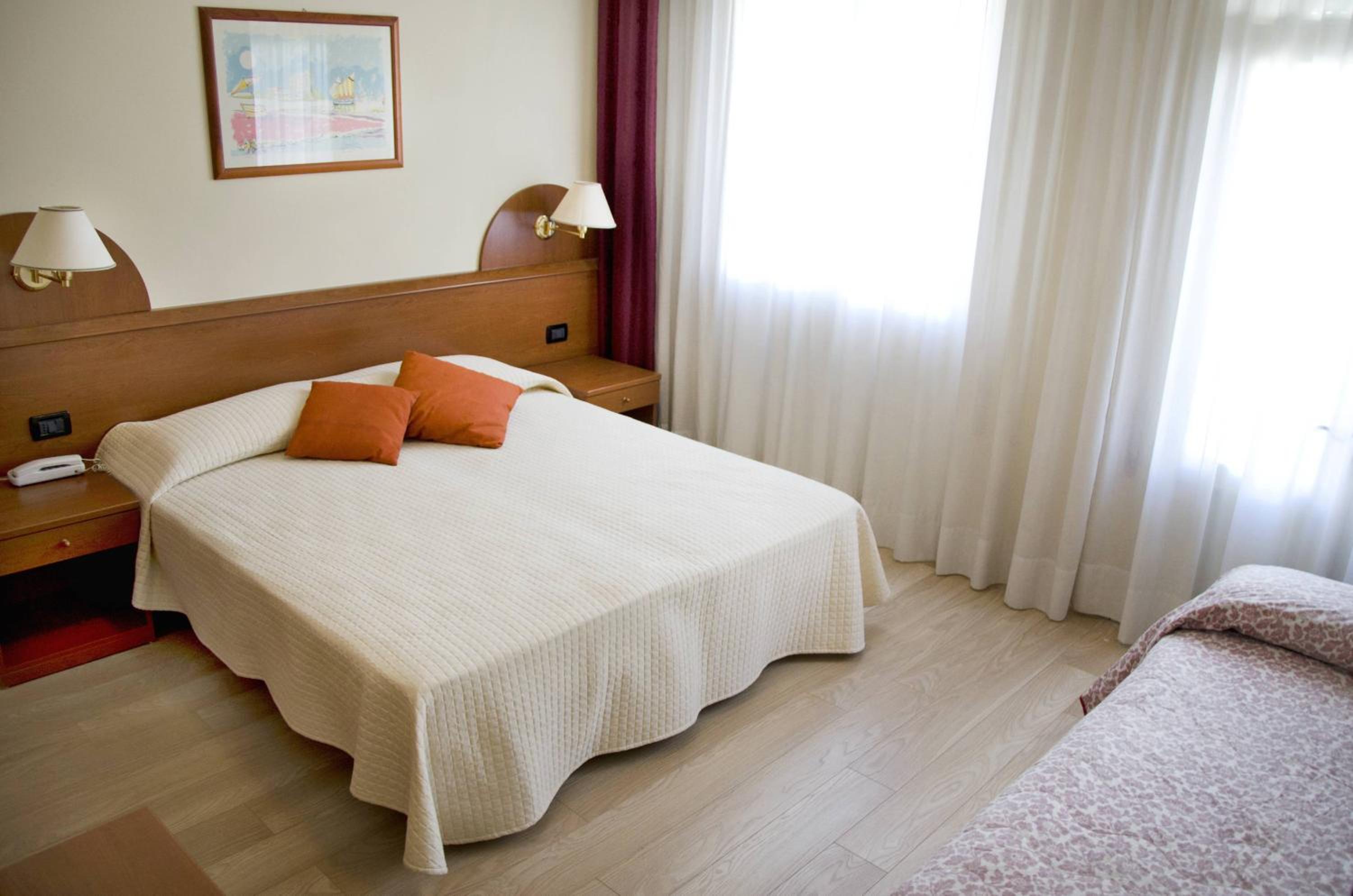 Triple Room - Photo 1