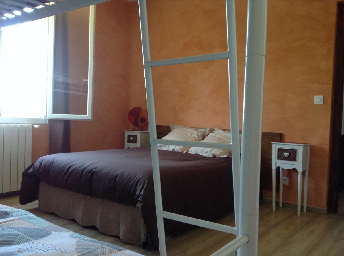 Family Room with Shower - Photo 5