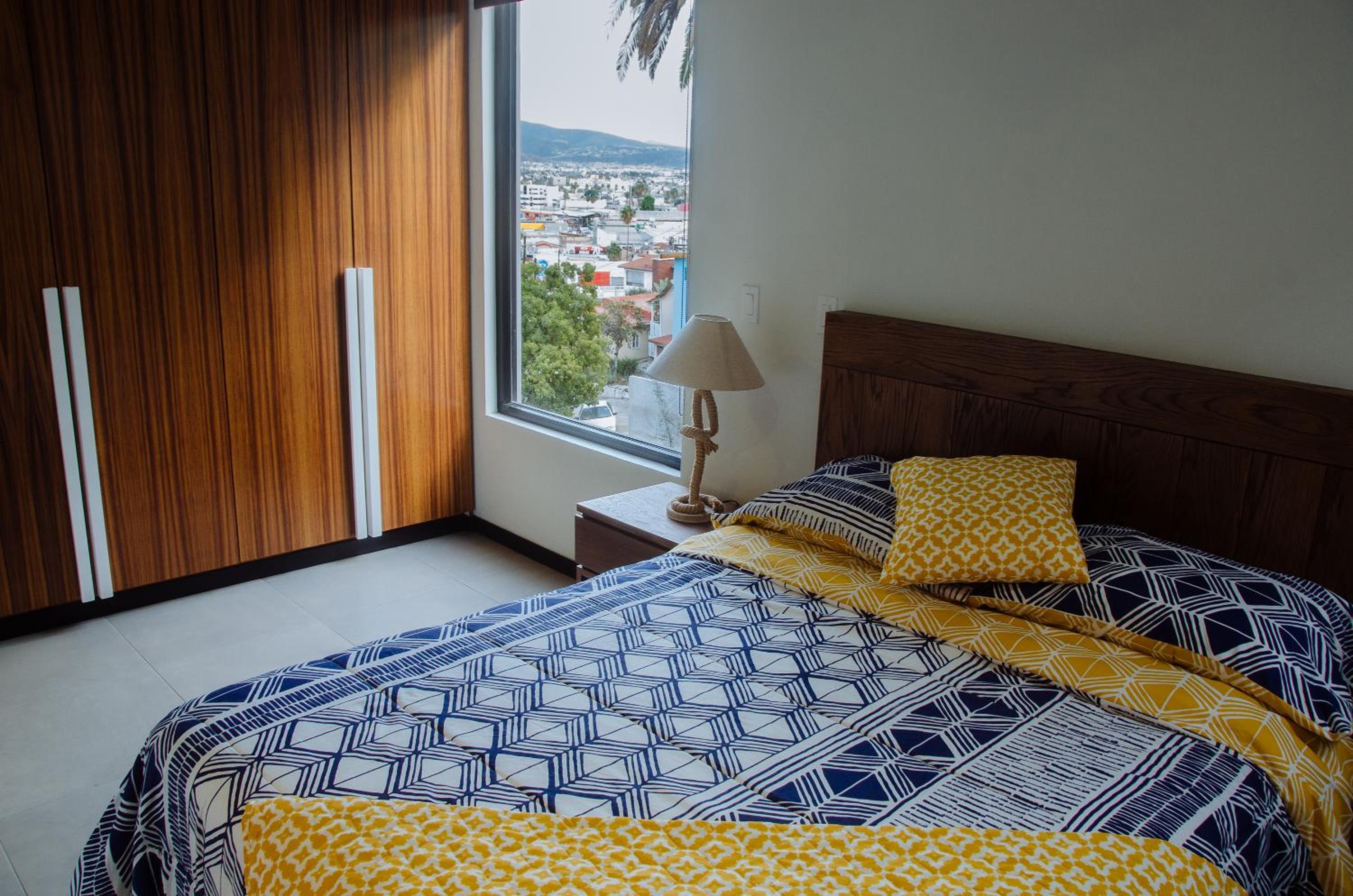 Apartment 4 photo 3