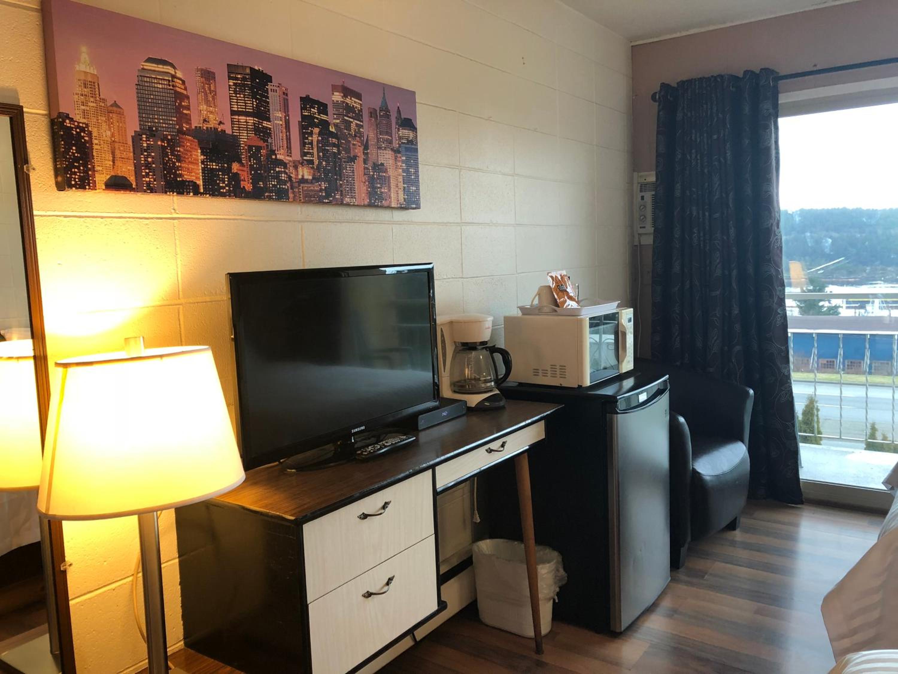 Deluxe Double Room with Balcony and Sea View photo 2