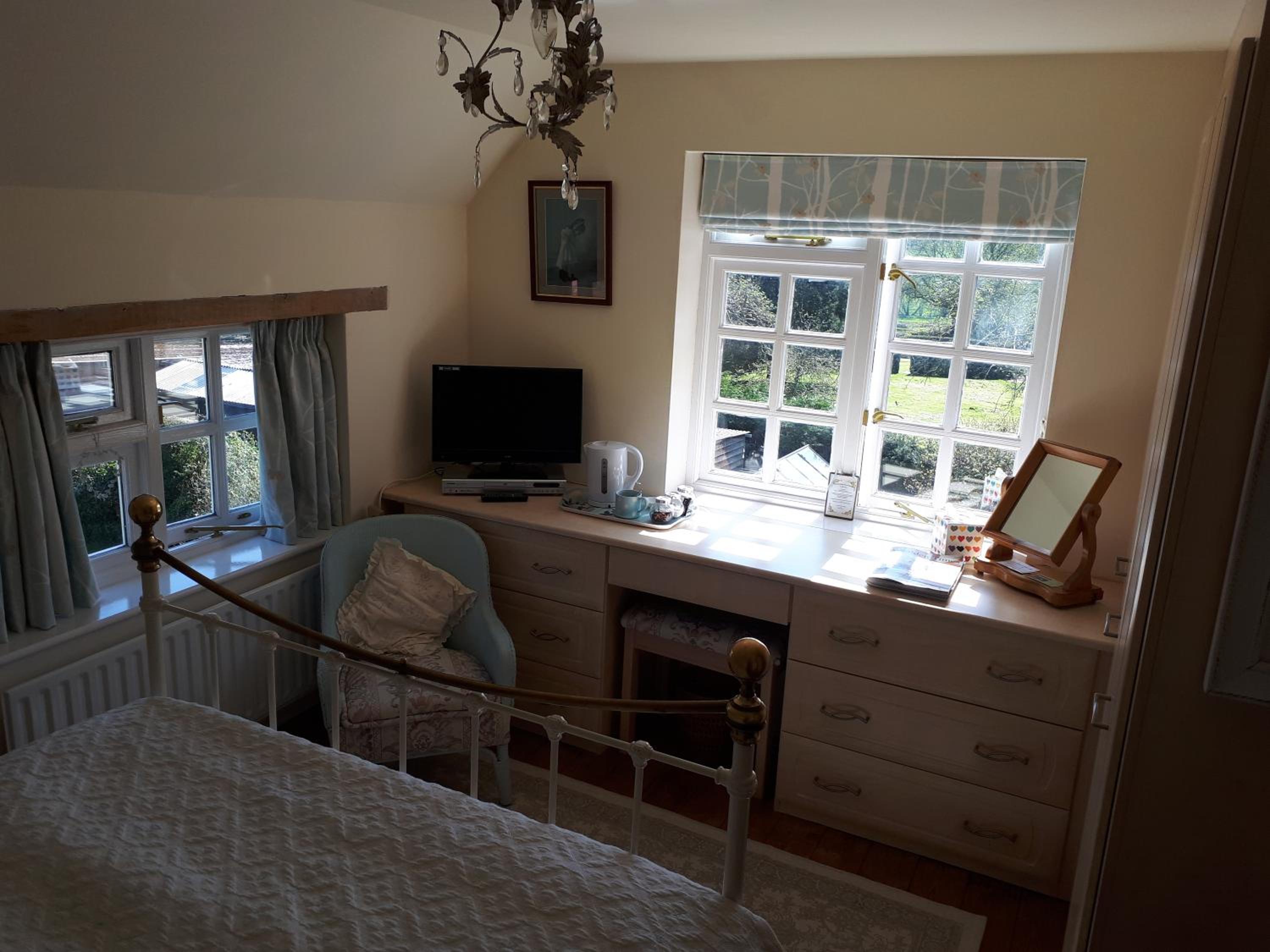 Double Room with Private Bathroom - Photo 5