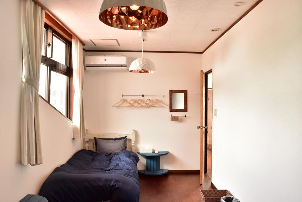 Economy Triple Room - Photo 13