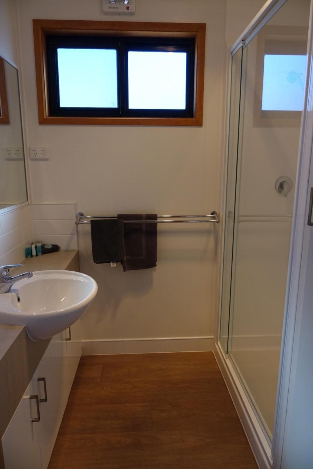 Two-Bedroom Cottage - Photo 2