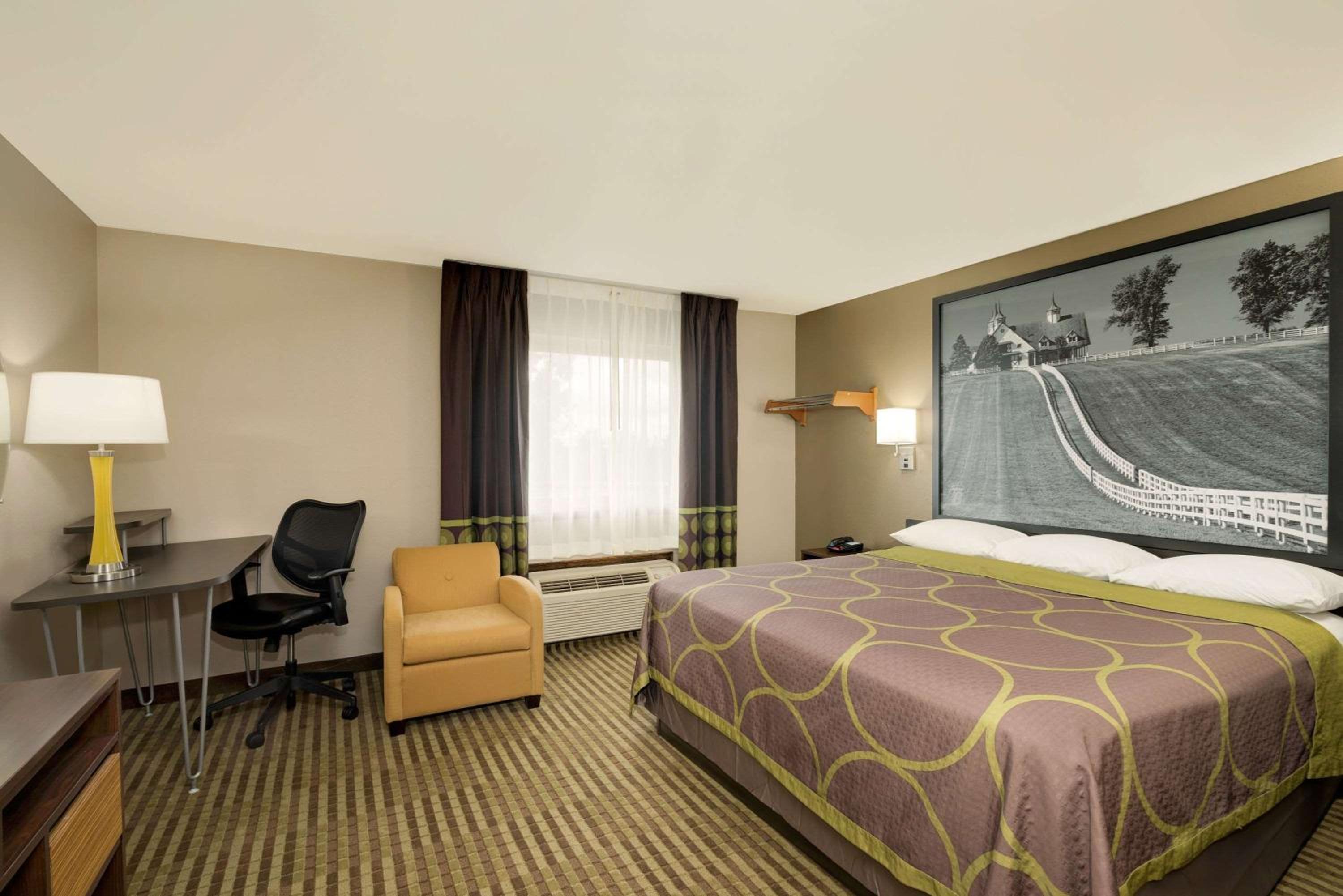 King Room- Non-Smoking - Photo 2