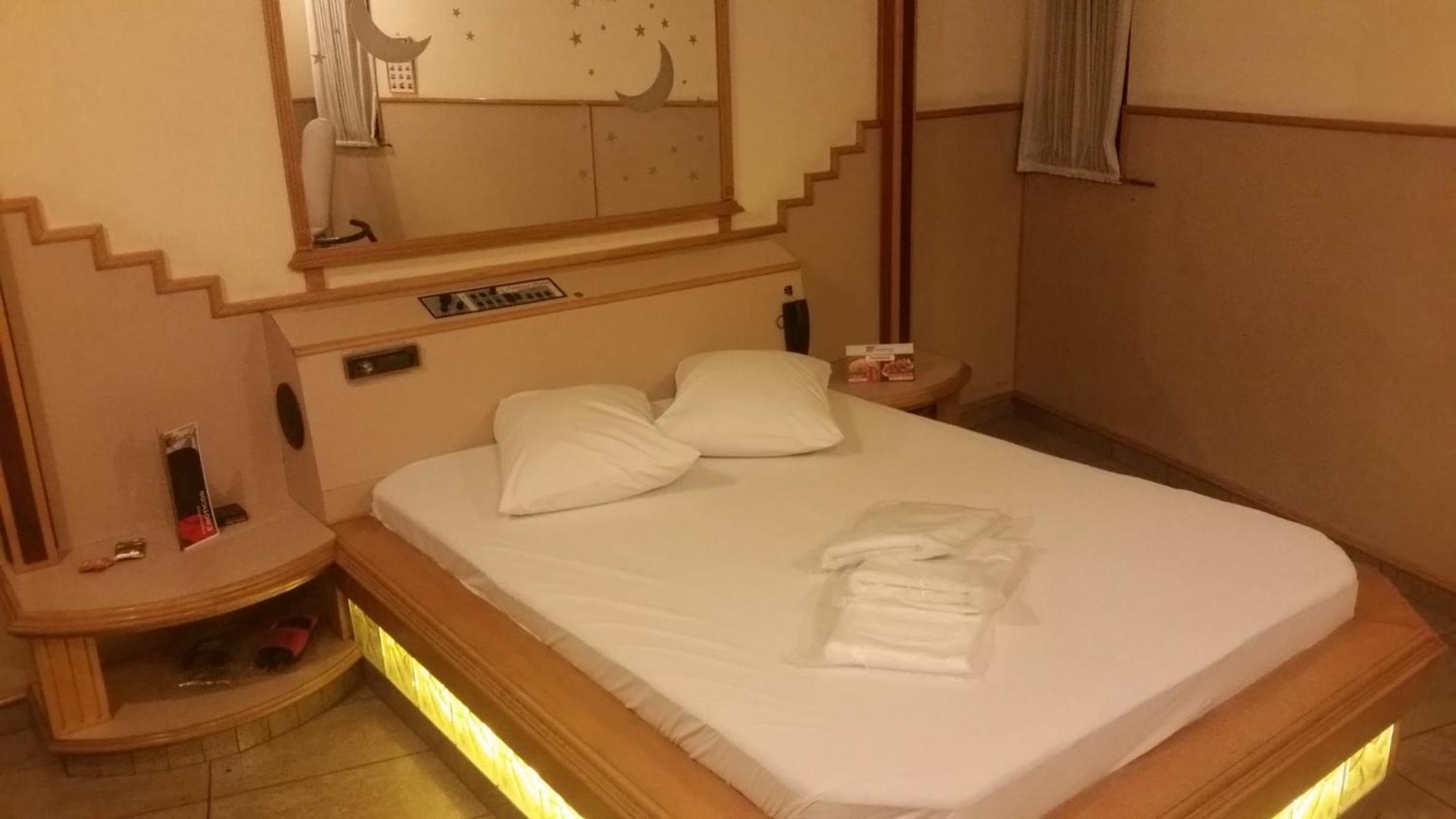 Deluxe Suite with Spa Bath photo 1