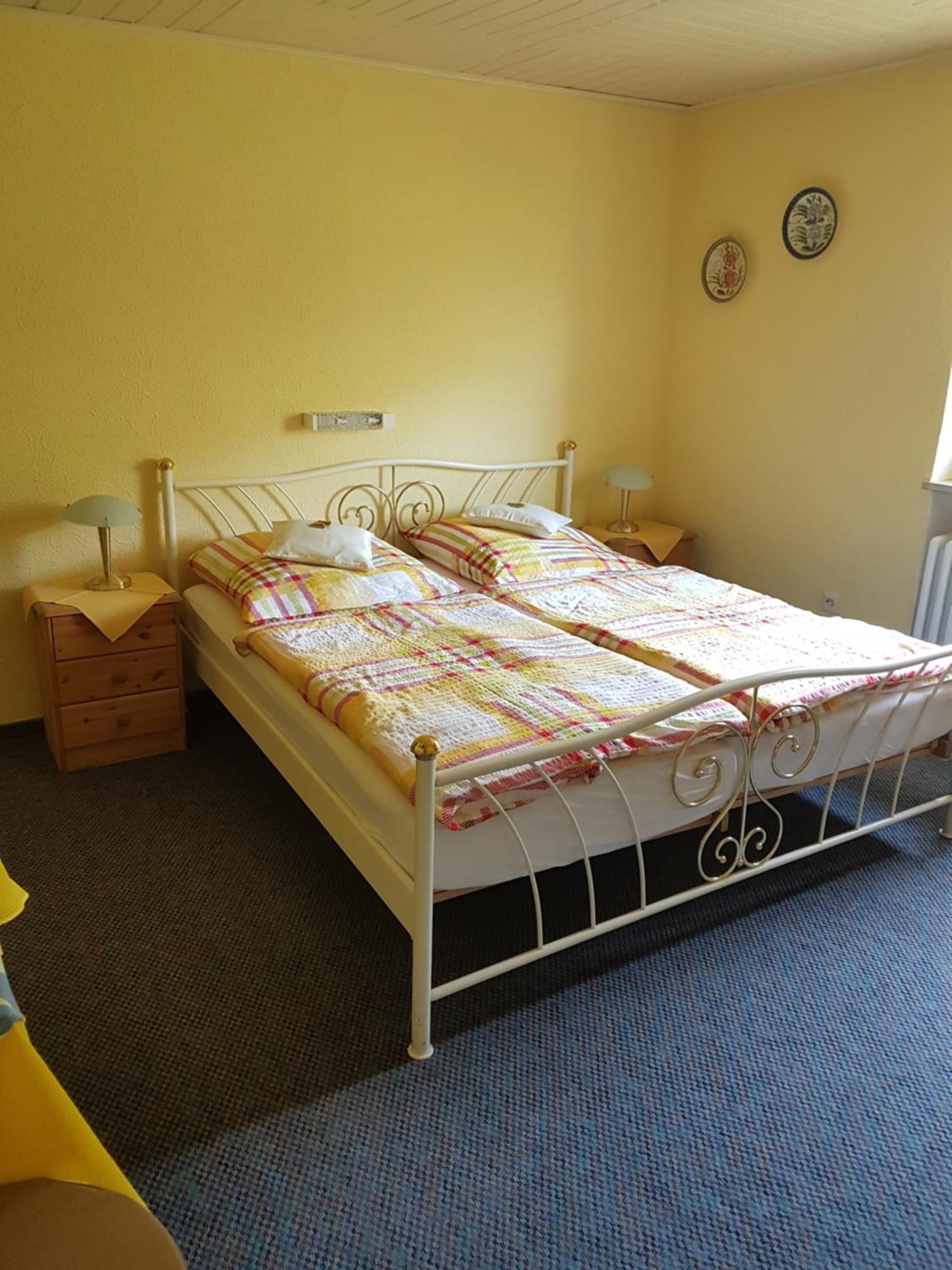 Double Room with Private Bathroom - Photo 3