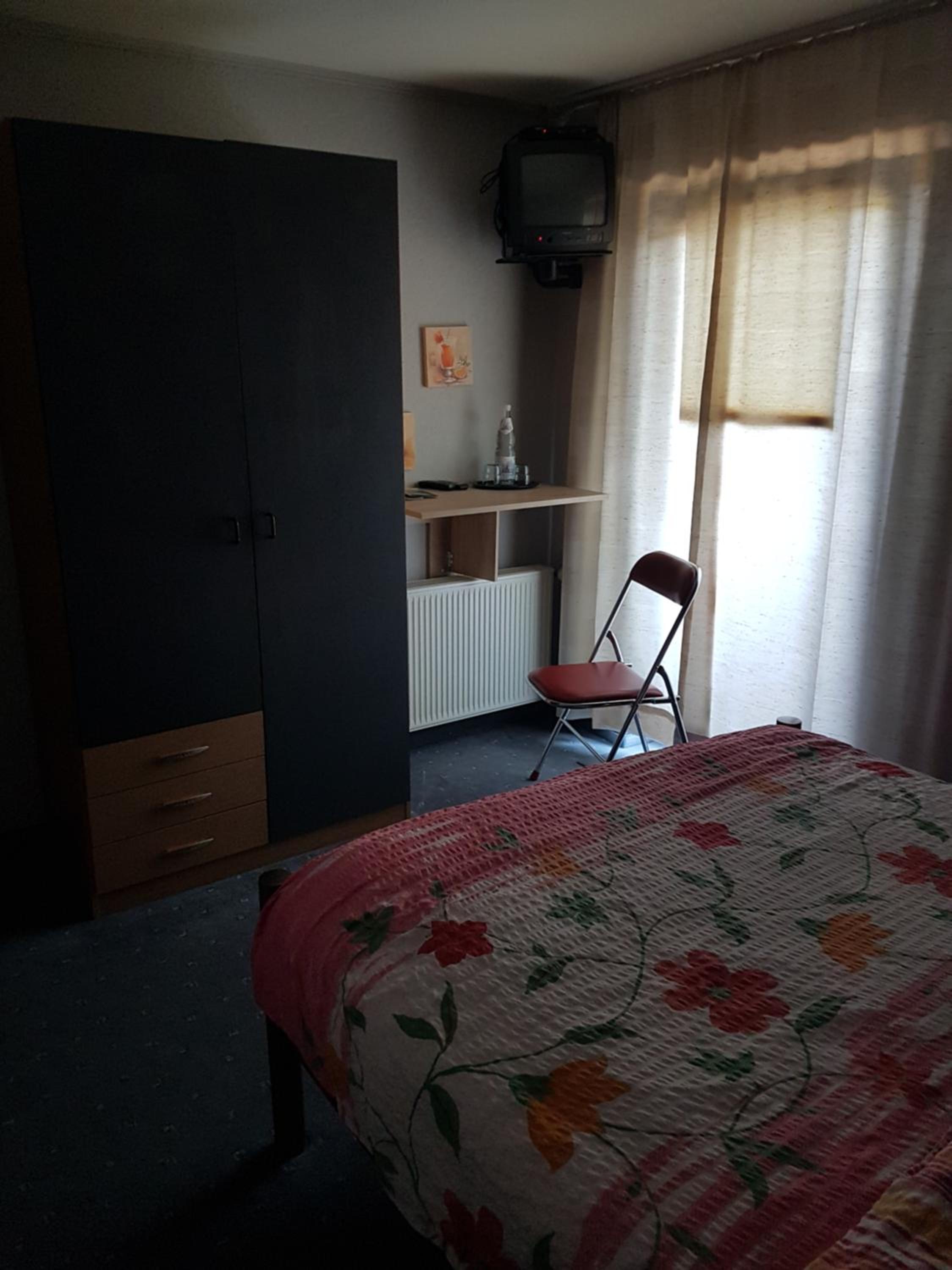 Double Room with Balcony (Bed Size: 160 - 200) - Photo 4